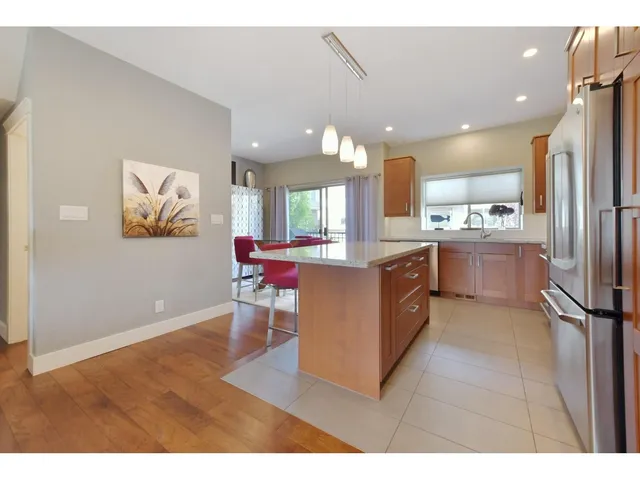15415 RUSSELL AVENUE, White Rock 5