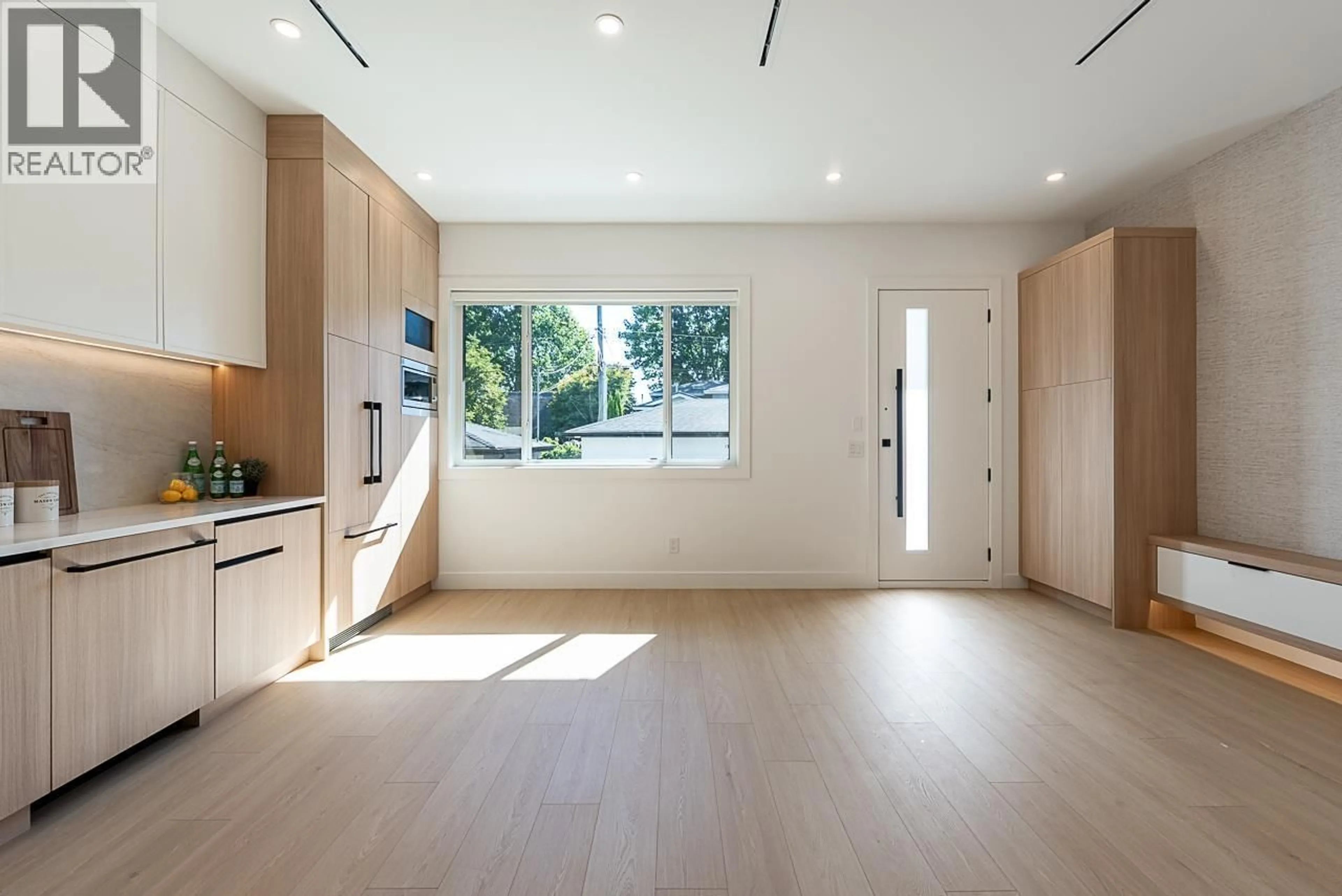 Open concept kitchen, unknown for 4 - 3940 ETON STREET, Burnaby British Columbia V5C1J5