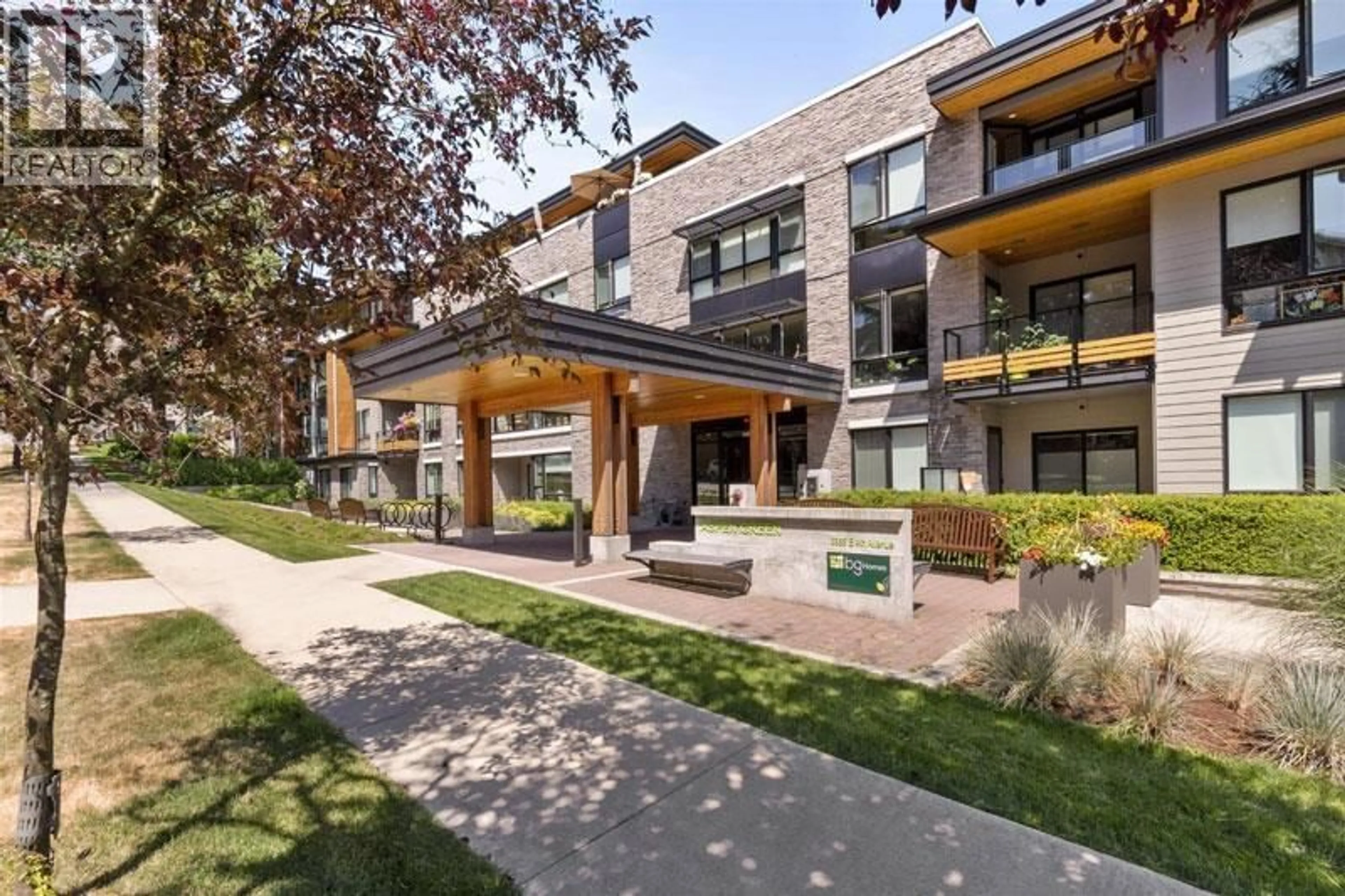 Patio, street for 206 - 3365 4TH AVENUE, Vancouver British Columbia V5M1L7