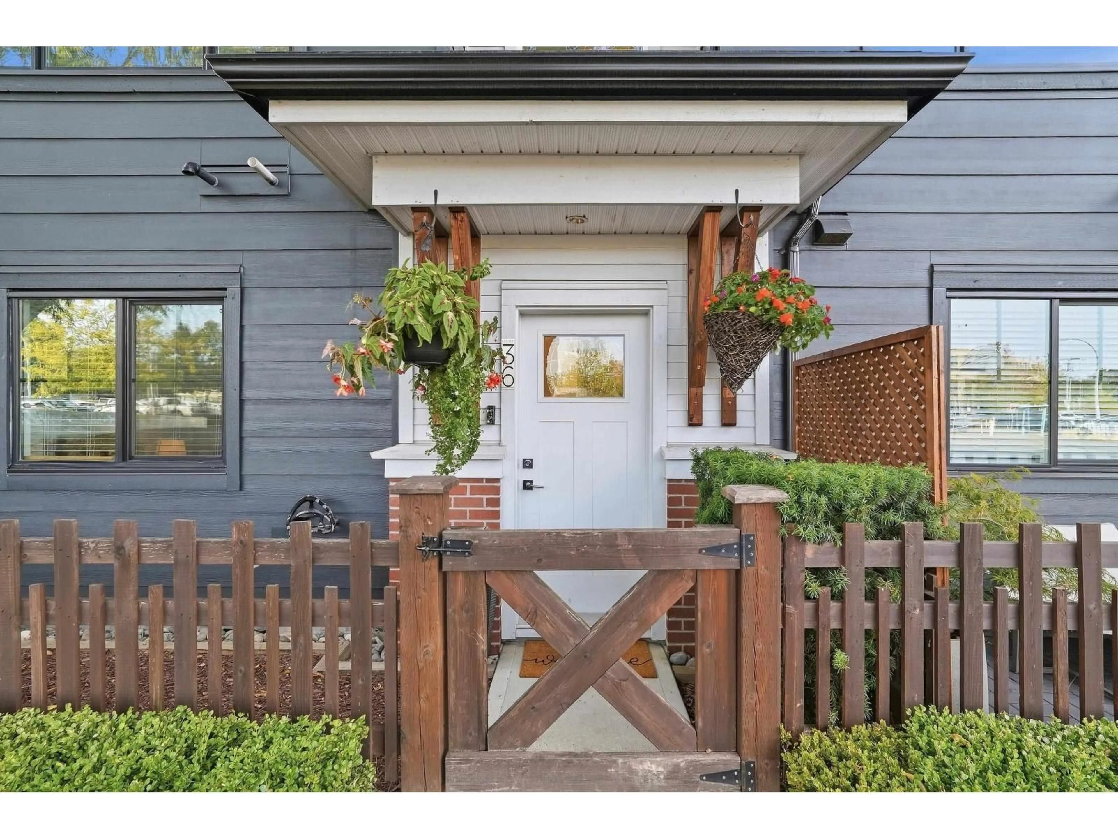 Indoor entryway for 36 - 22128 48A AVENUE, Langley British Columbia V3A0L6