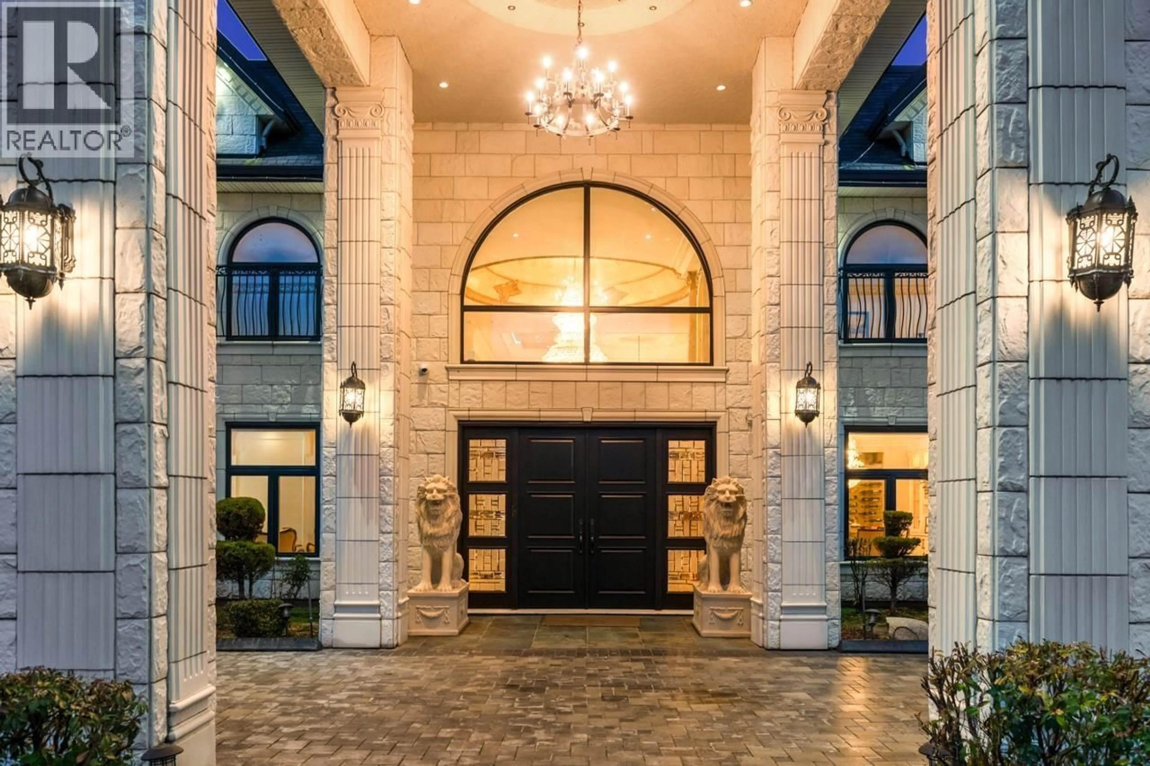 Indoor foyer for 6091 NO. 5 ROAD, Richmond British Columbia V6Y2V1
