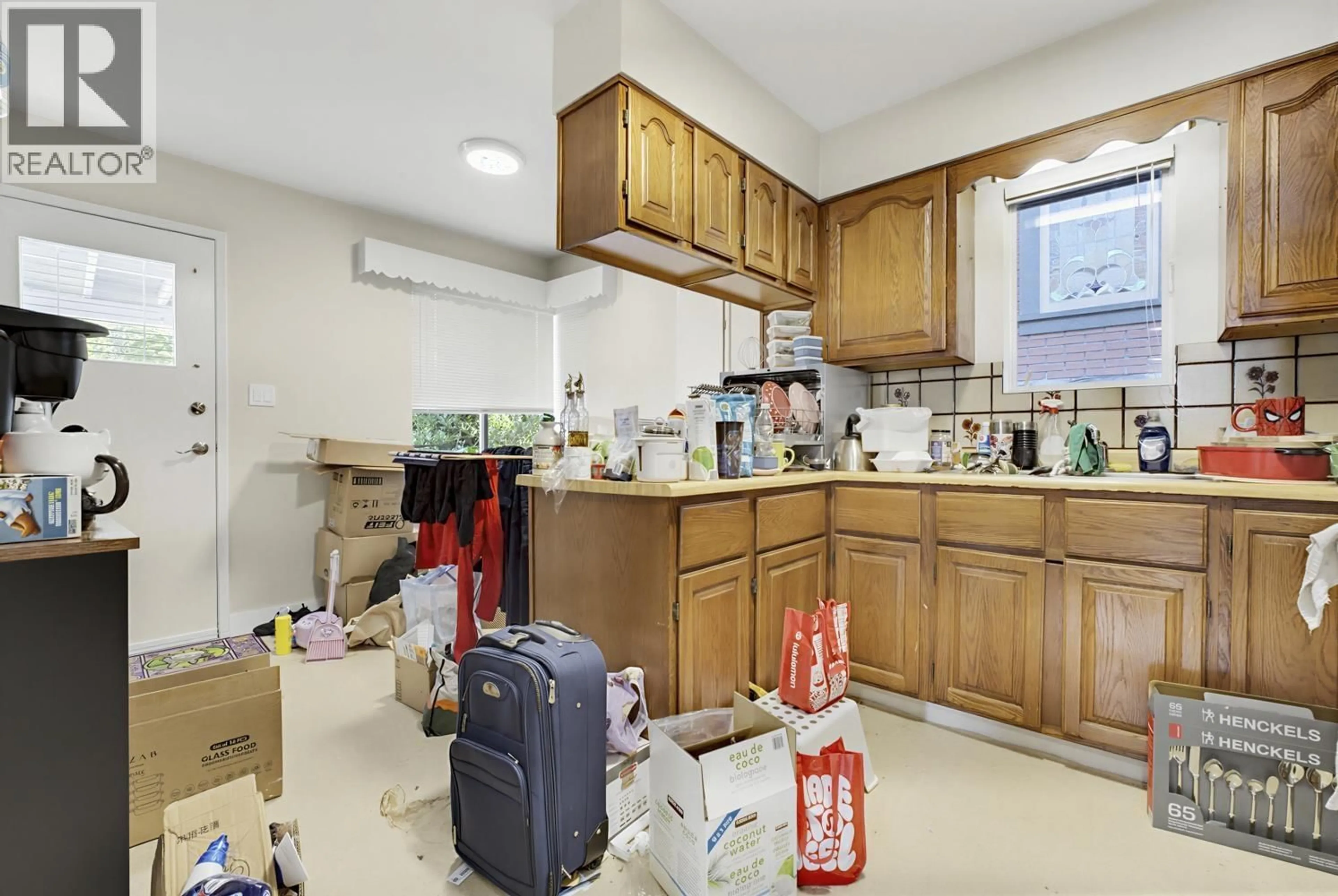 Standard kitchen, unknown for 1280 27TH AVENUE, Vancouver British Columbia V5V2L8