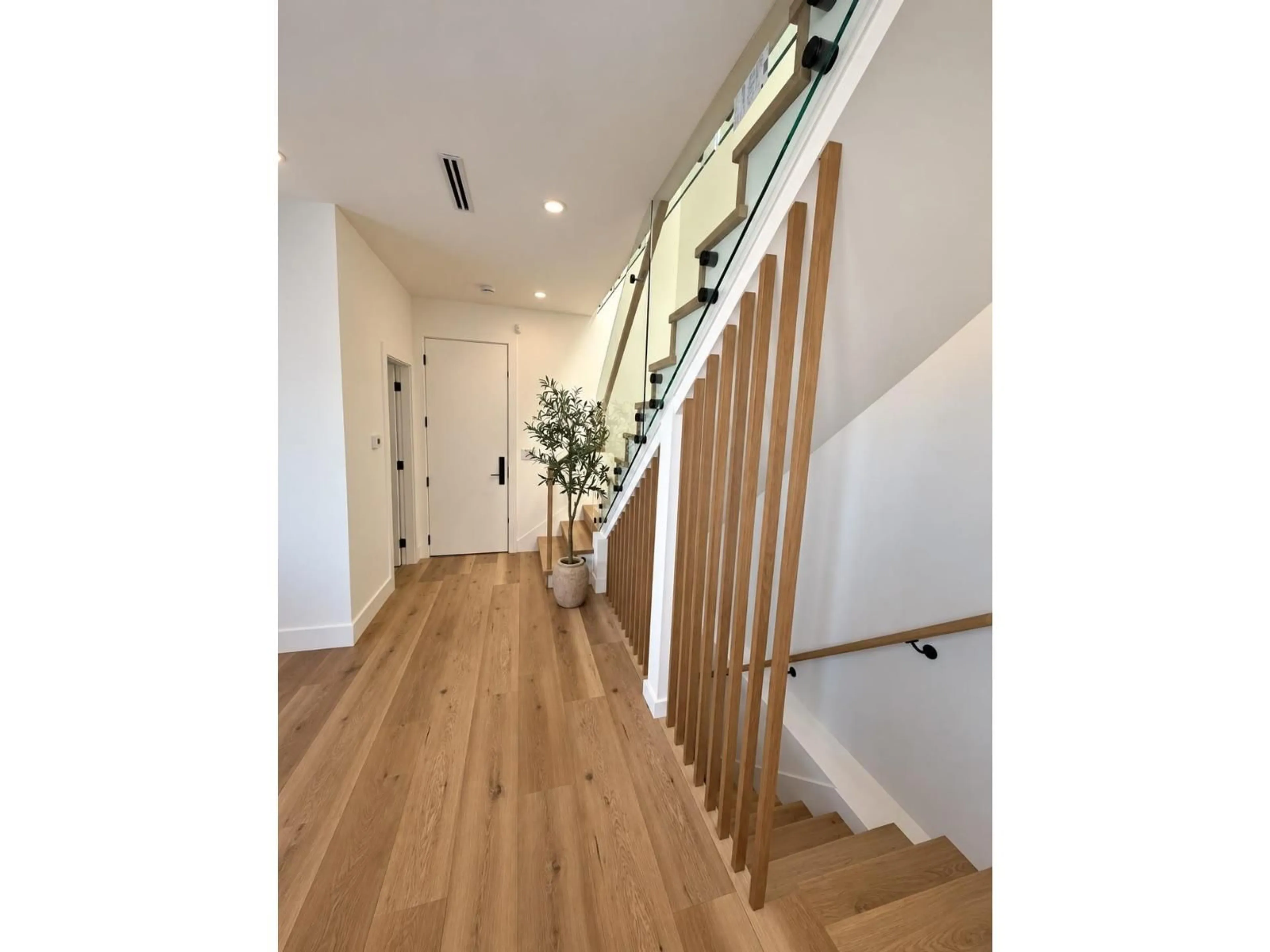Unknown for 7595 119A STREET, Delta British Columbia V4C6N4