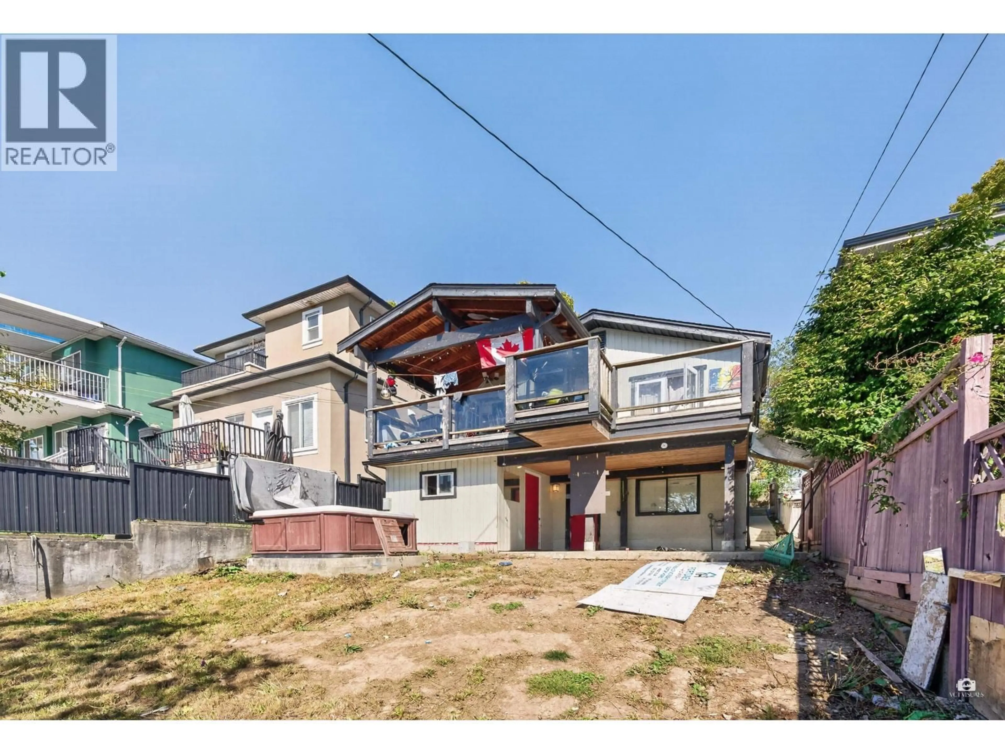 A pic from outside/outdoor area/front of a property/back of a property/a pic from drone, street for 3184 8TH AVENUE, Vancouver British Columbia V5M1X6