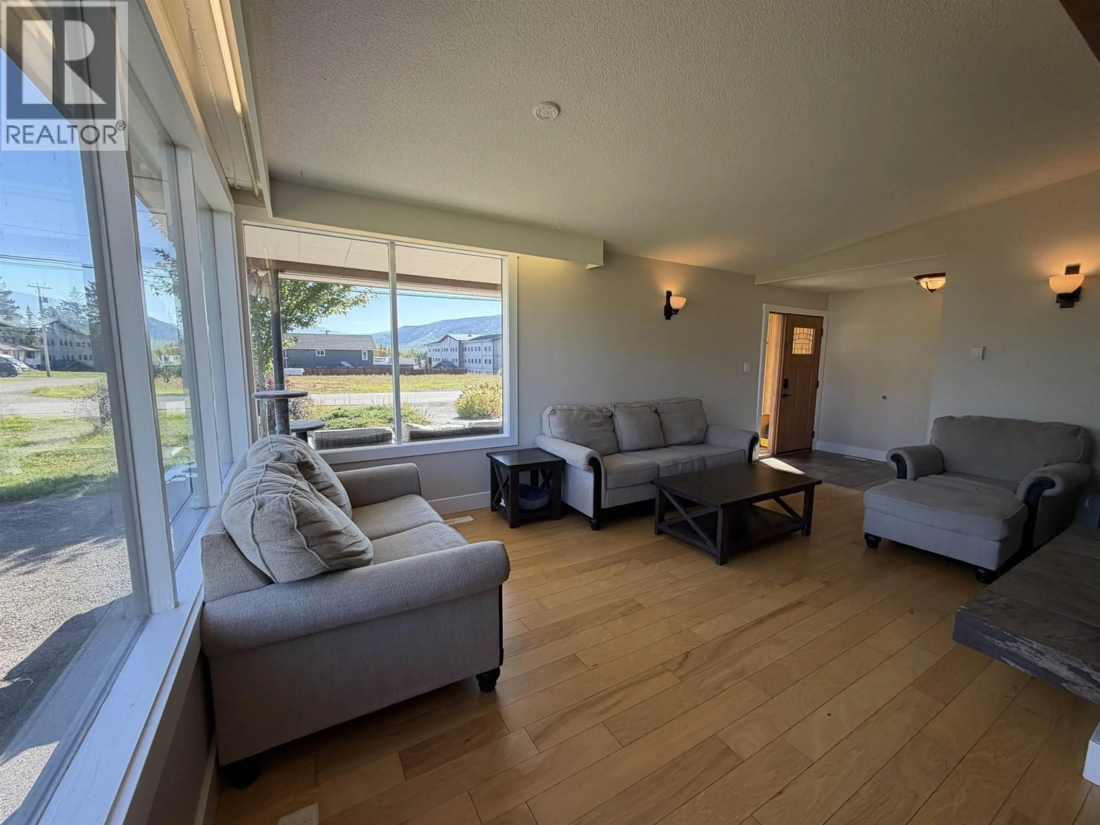 Living room with furniture, unknown for 1637 QUEEN STREET, Smithers British Columbia V0J2N0
