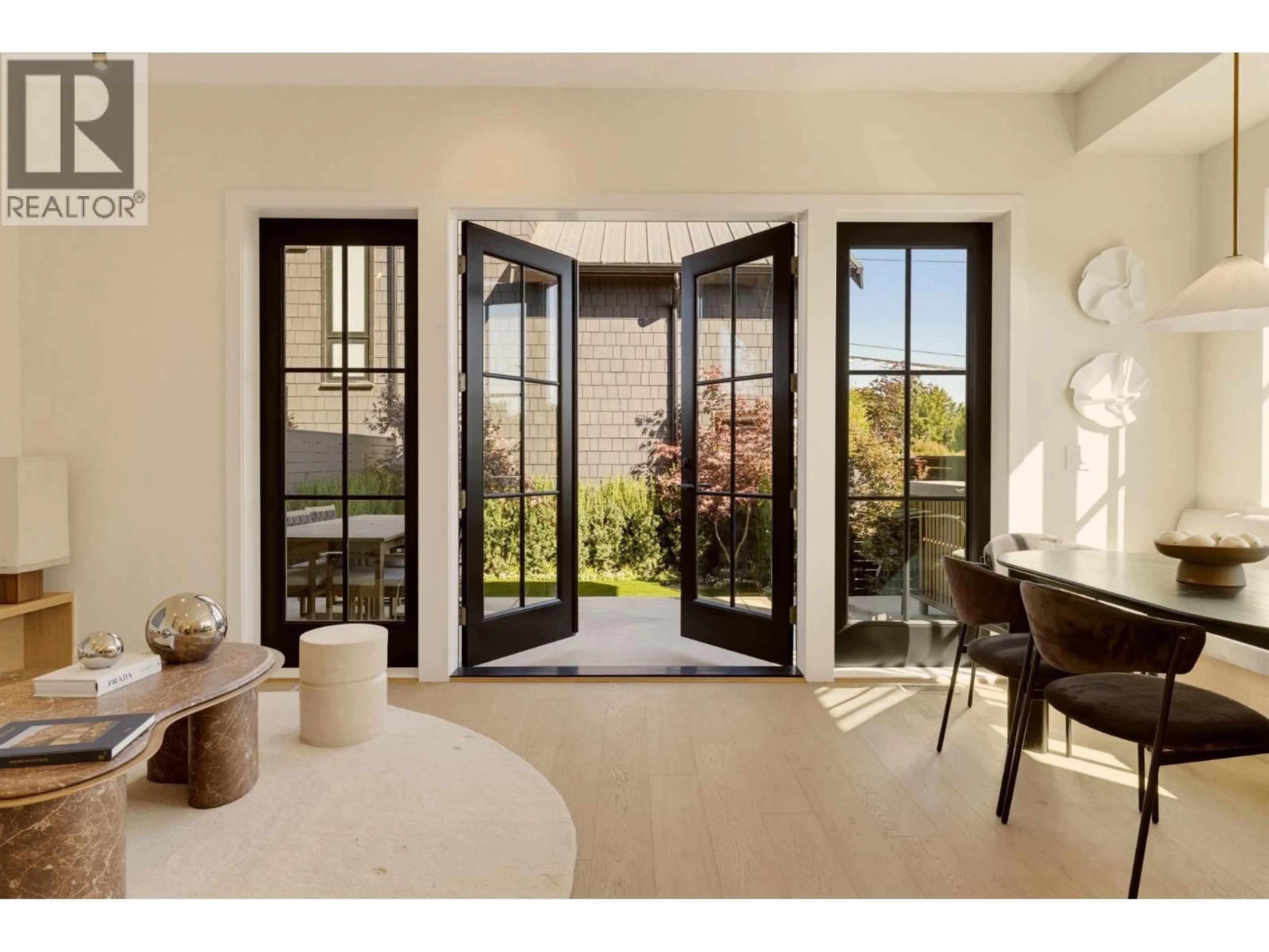 Indoor entryway for 2 - 3185 VINE STREET, Vancouver British Columbia V6K3B5