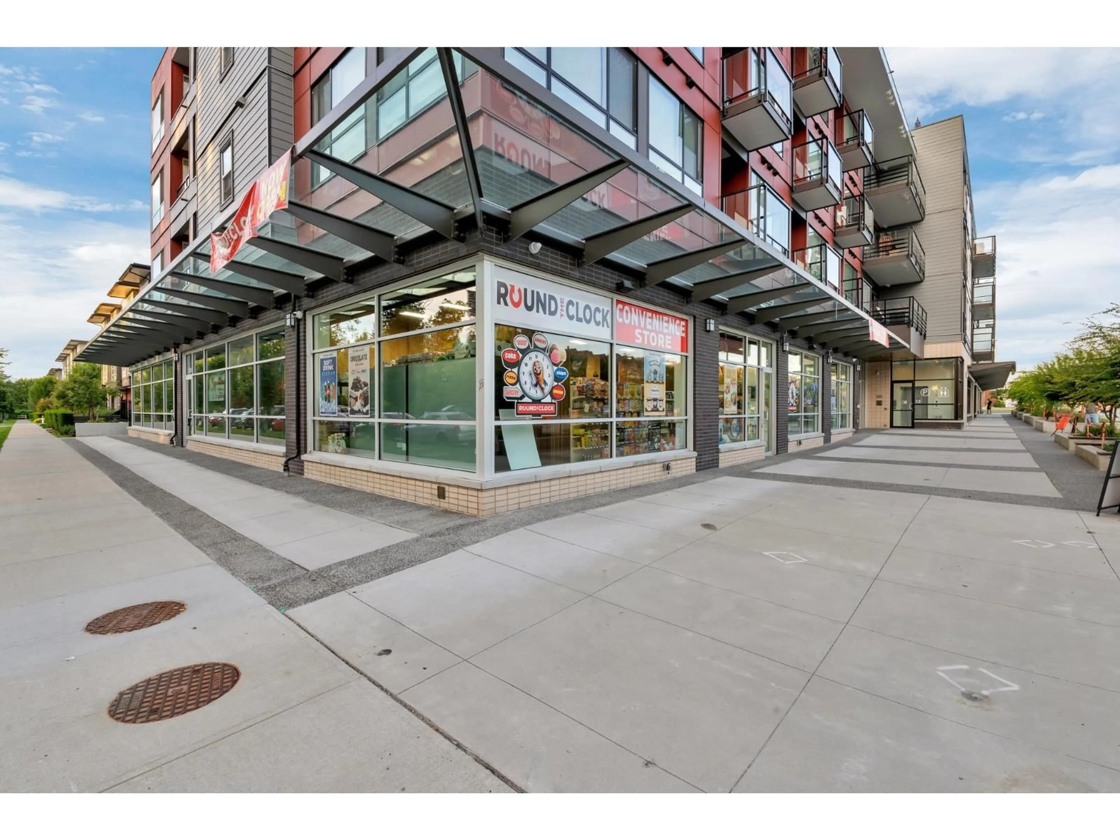 Indoor foyer for 214 - 18811 72 AVENUE, Surrey British Columbia V4N6W7