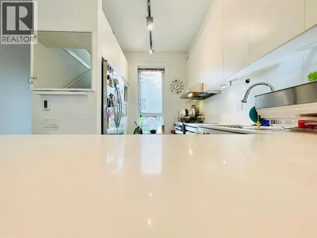 35 - 6868 BURLINGTON AVENUE, Burnaby 3
