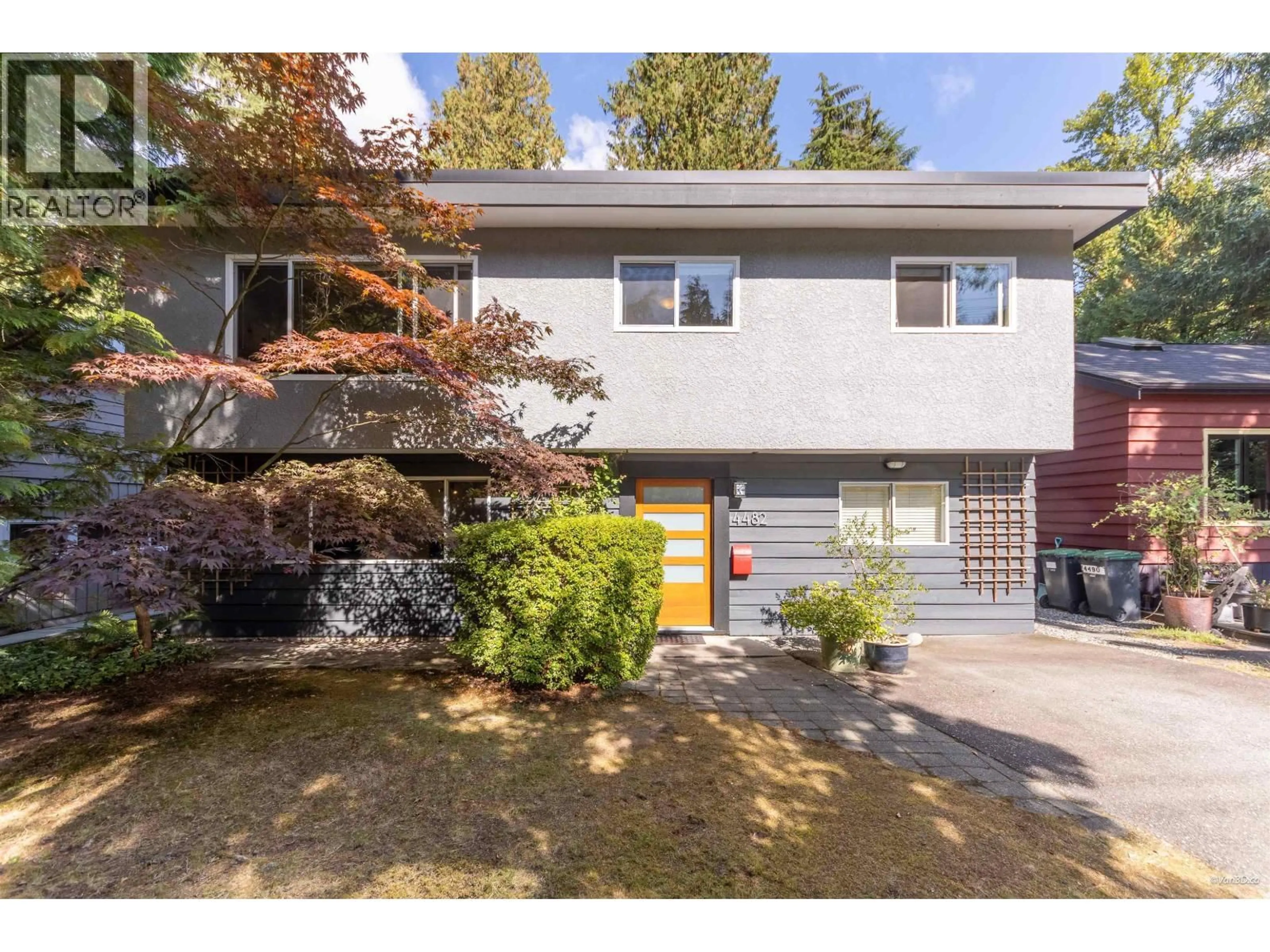 Home with vinyl exterior material, street for 4482 COVE CLIFF ROAD, North Vancouver British Columbia V7G1H6