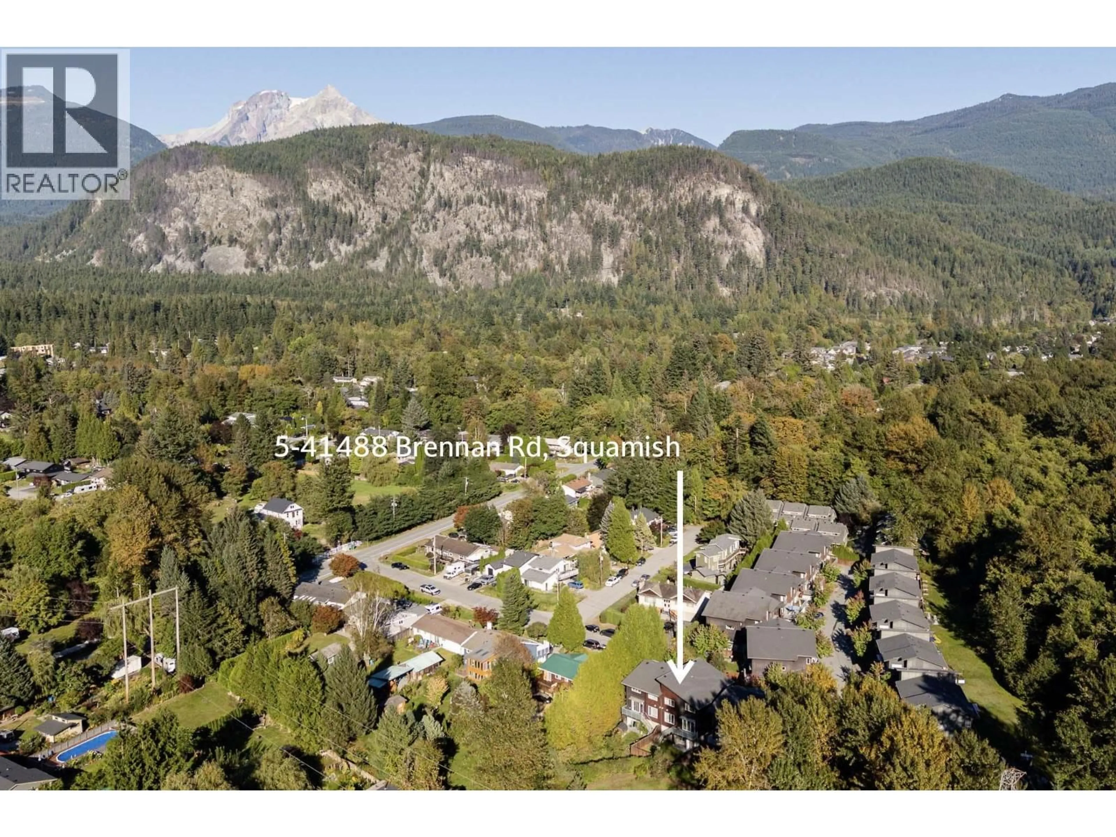 A pic from outside/outdoor area/front of a property/back of a property/a pic from drone, mountain view for 5 - 41488 BRENNAN ROAD, Squamish British Columbia V0N1H0