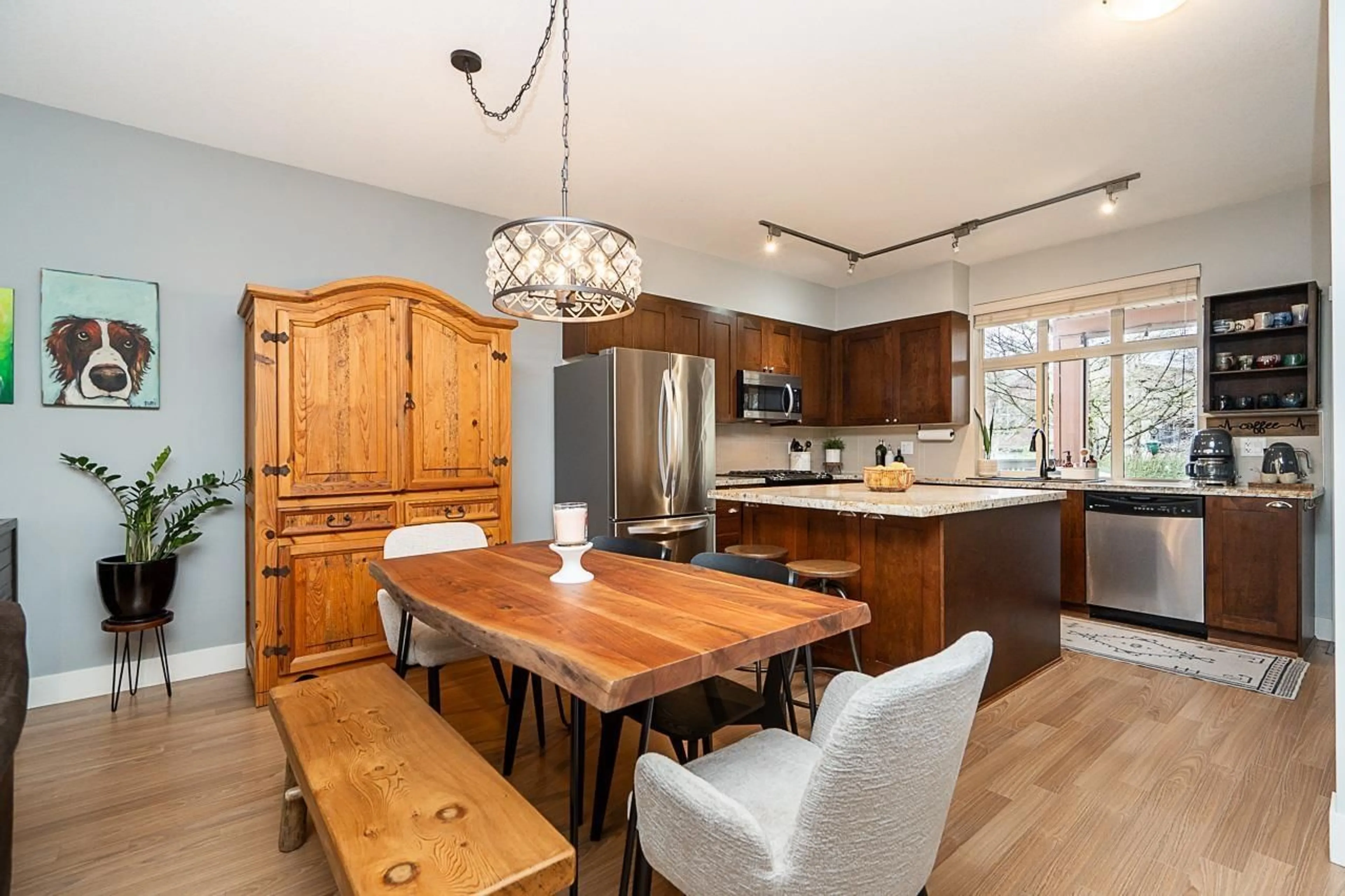 Open concept kitchen, wood/laminate floor for 7 - 19479 65 AVENUE, Surrey British Columbia V4N5X6