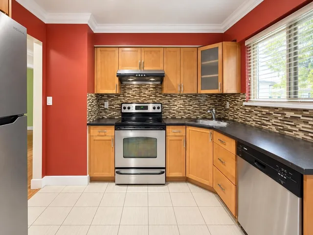 11443 75 AVENUE, Delta 3
