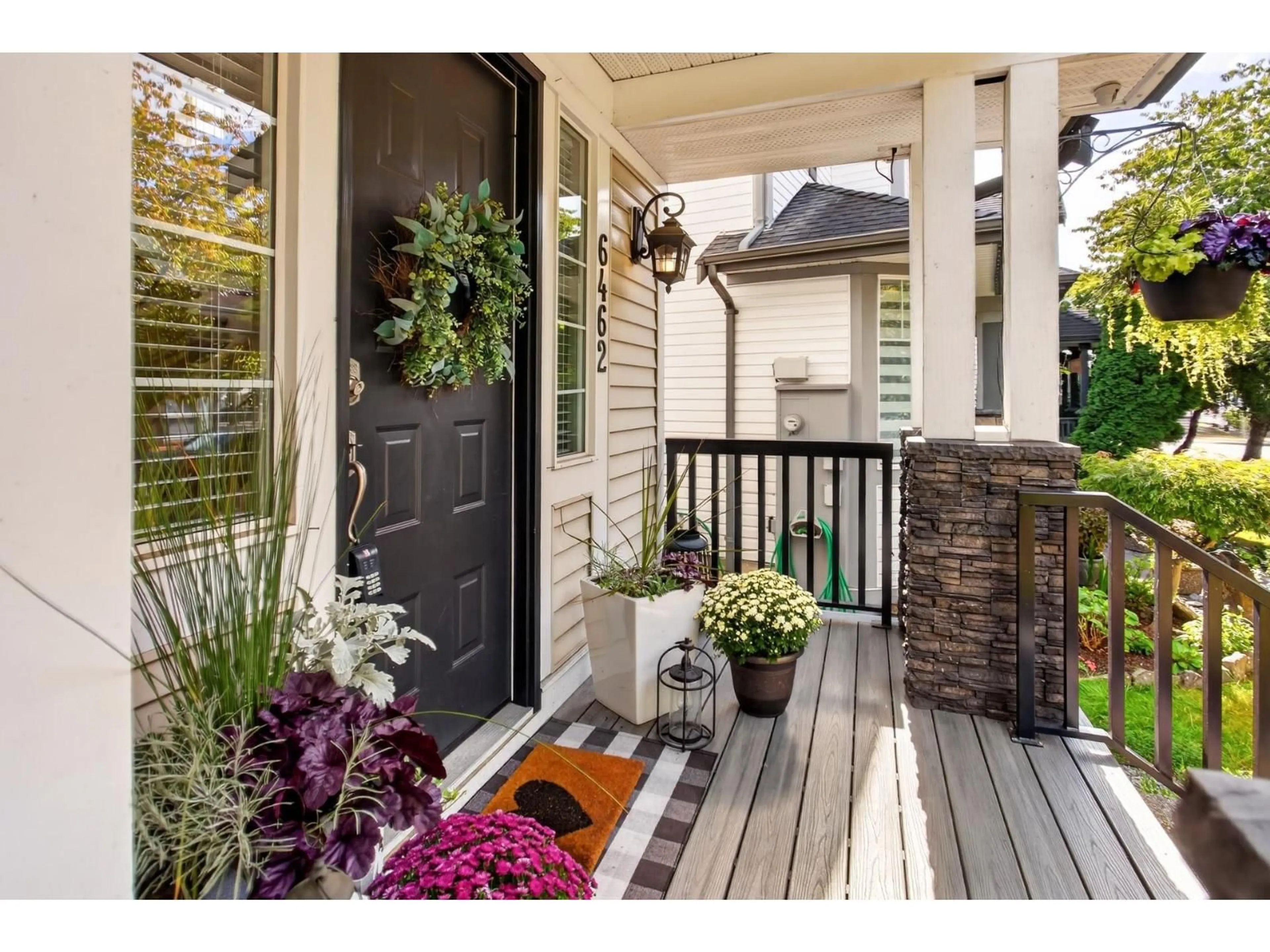 Indoor entryway for 6462 185 STREET, Surrey British Columbia V3S8S8