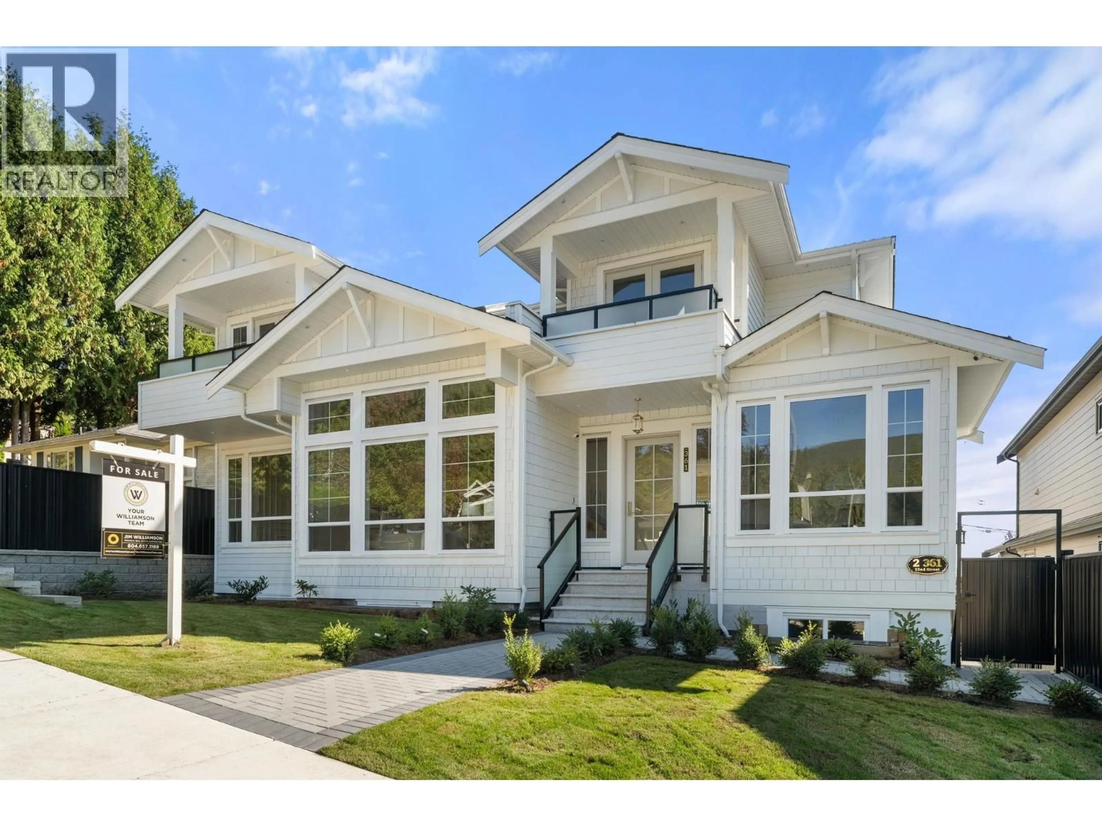Home with vinyl exterior material, street for 361 22ND STREET, North Vancouver British Columbia V7L3C8