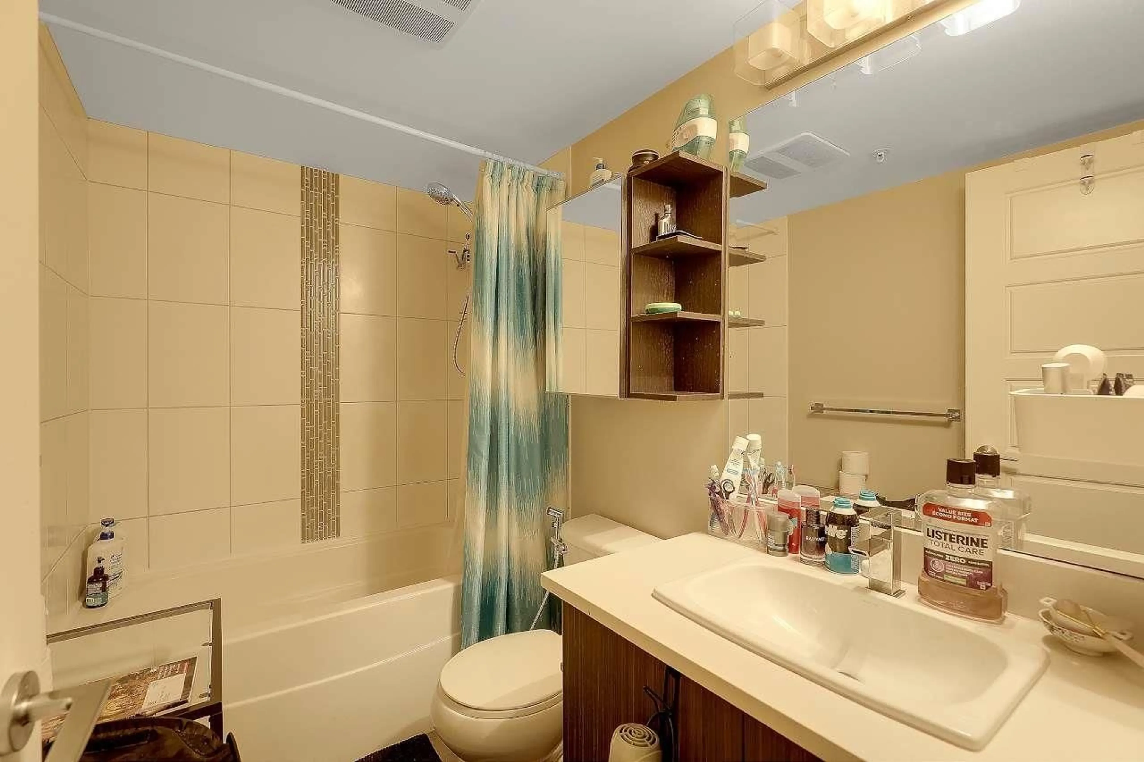 Standard bathroom, unknown for 209 - 19936 56 AVENUE, Langley British Columbia V3A3X9