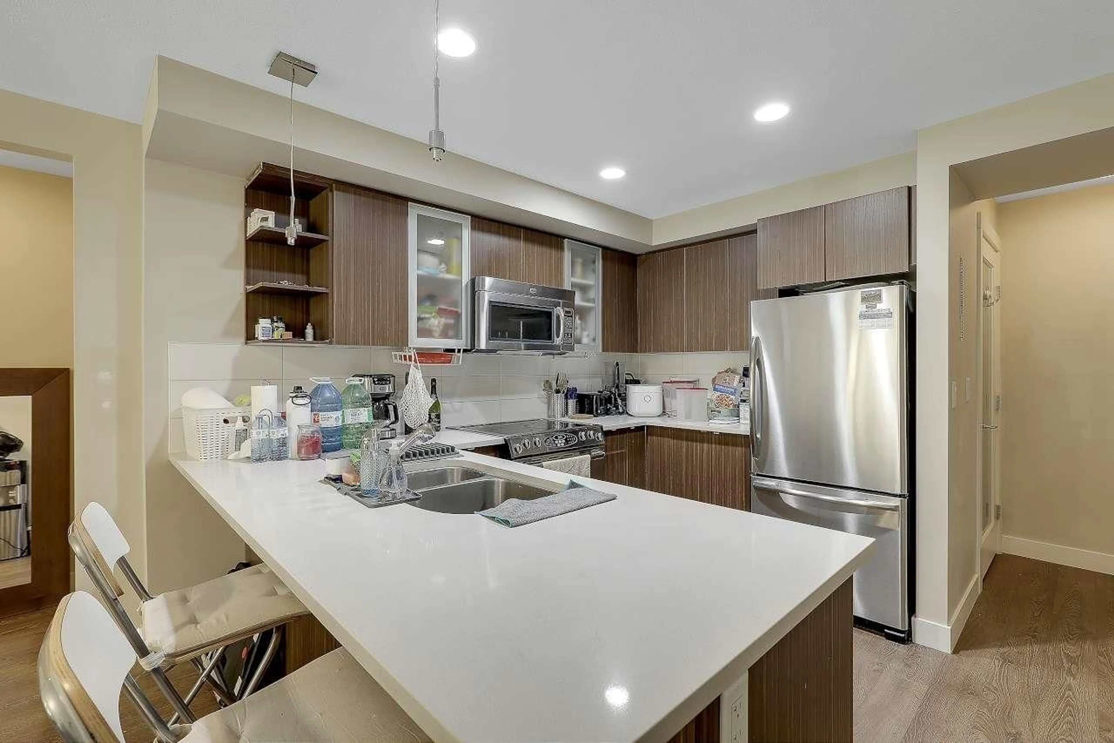 Standard kitchen, unknown for 209 - 19936 56 AVENUE, Langley British Columbia V3A3X9