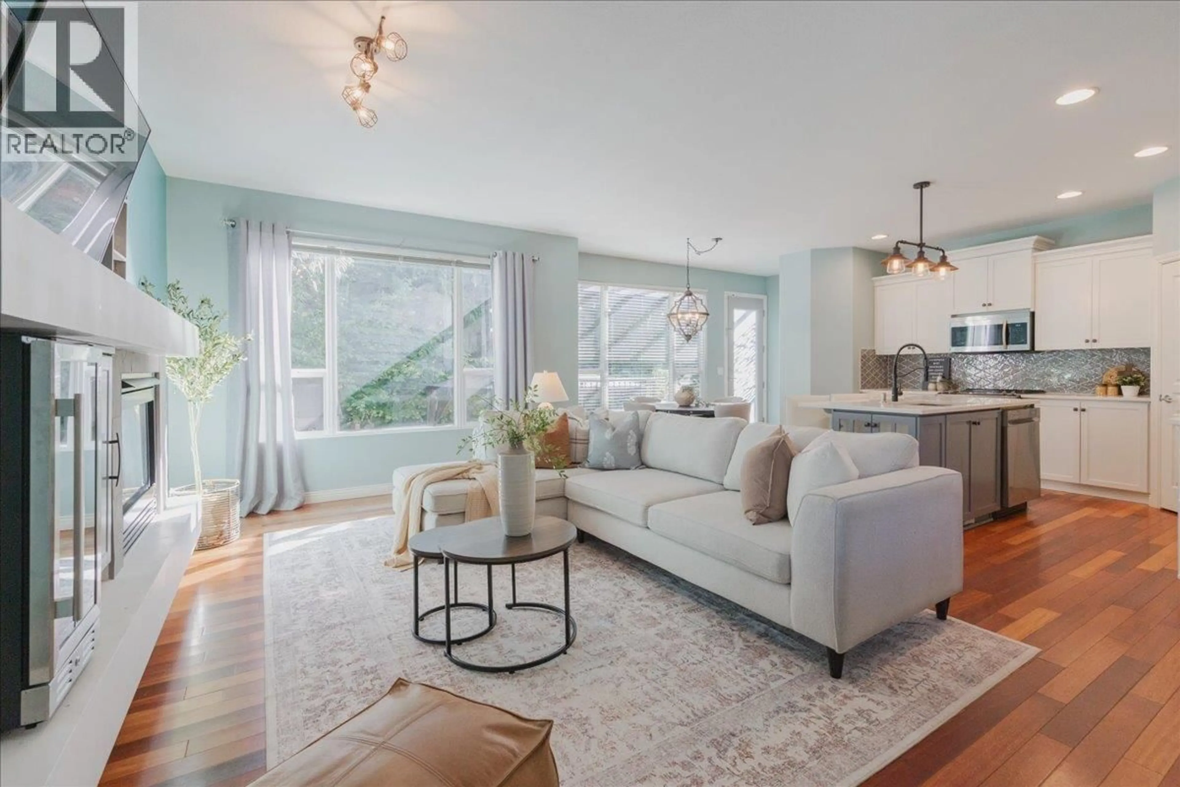 Living room with furniture, unknown for 24330 100B AVENUE, Maple Ridge British Columbia V2W1X3