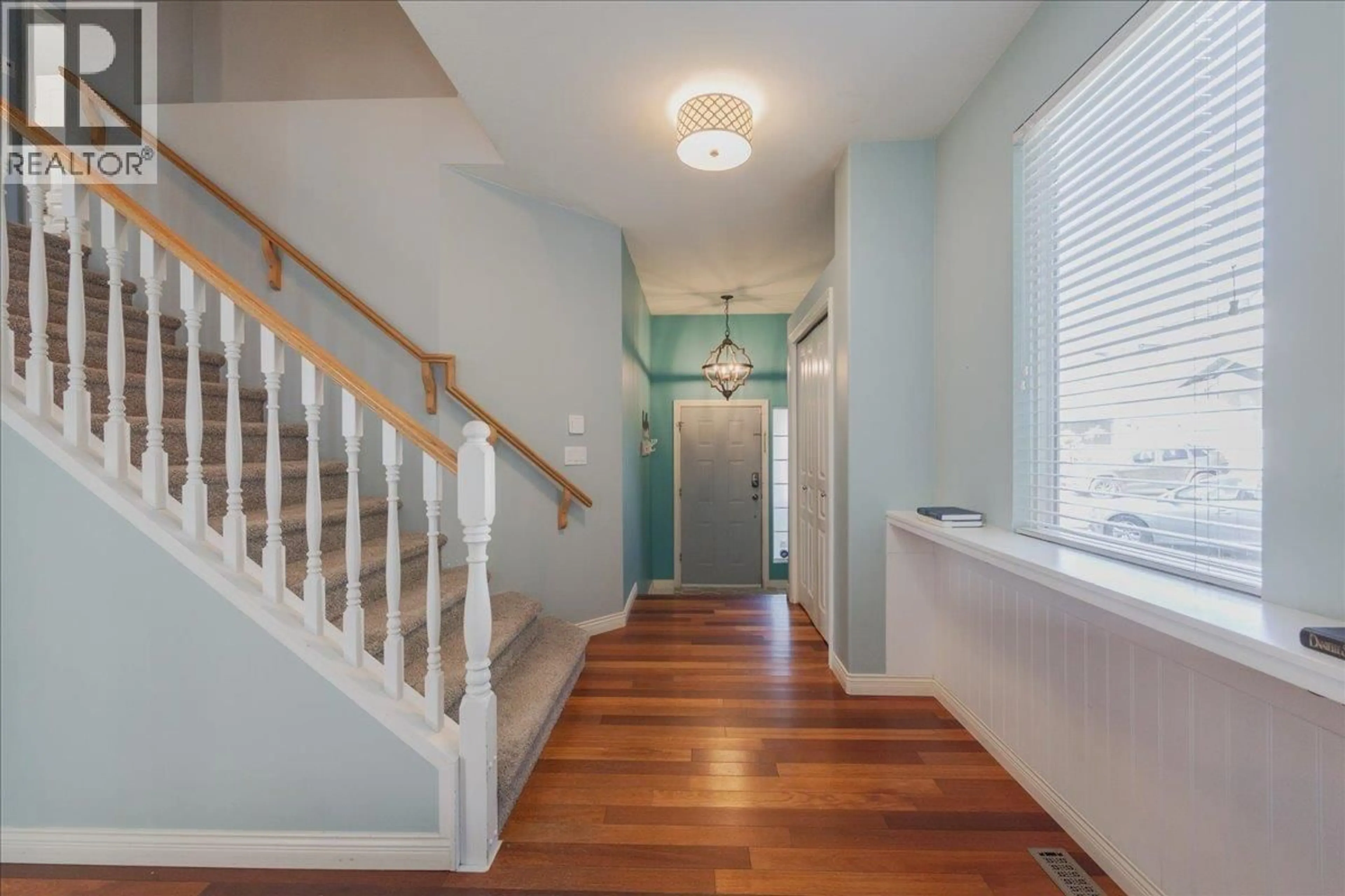Indoor entryway for 24330 100B AVENUE, Maple Ridge British Columbia V2W1X3