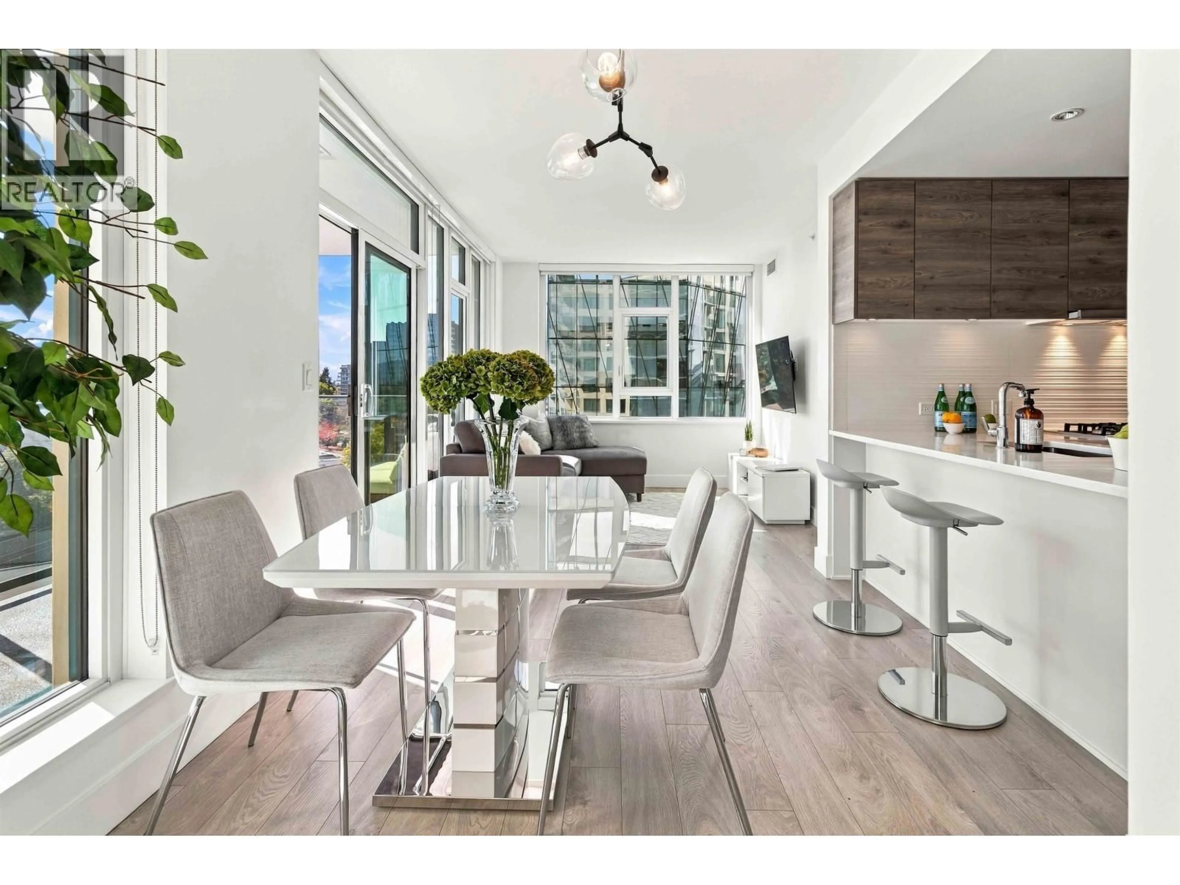 Unknown for 710 - 7388 KINGSWAY, Burnaby British Columbia V3N0G9