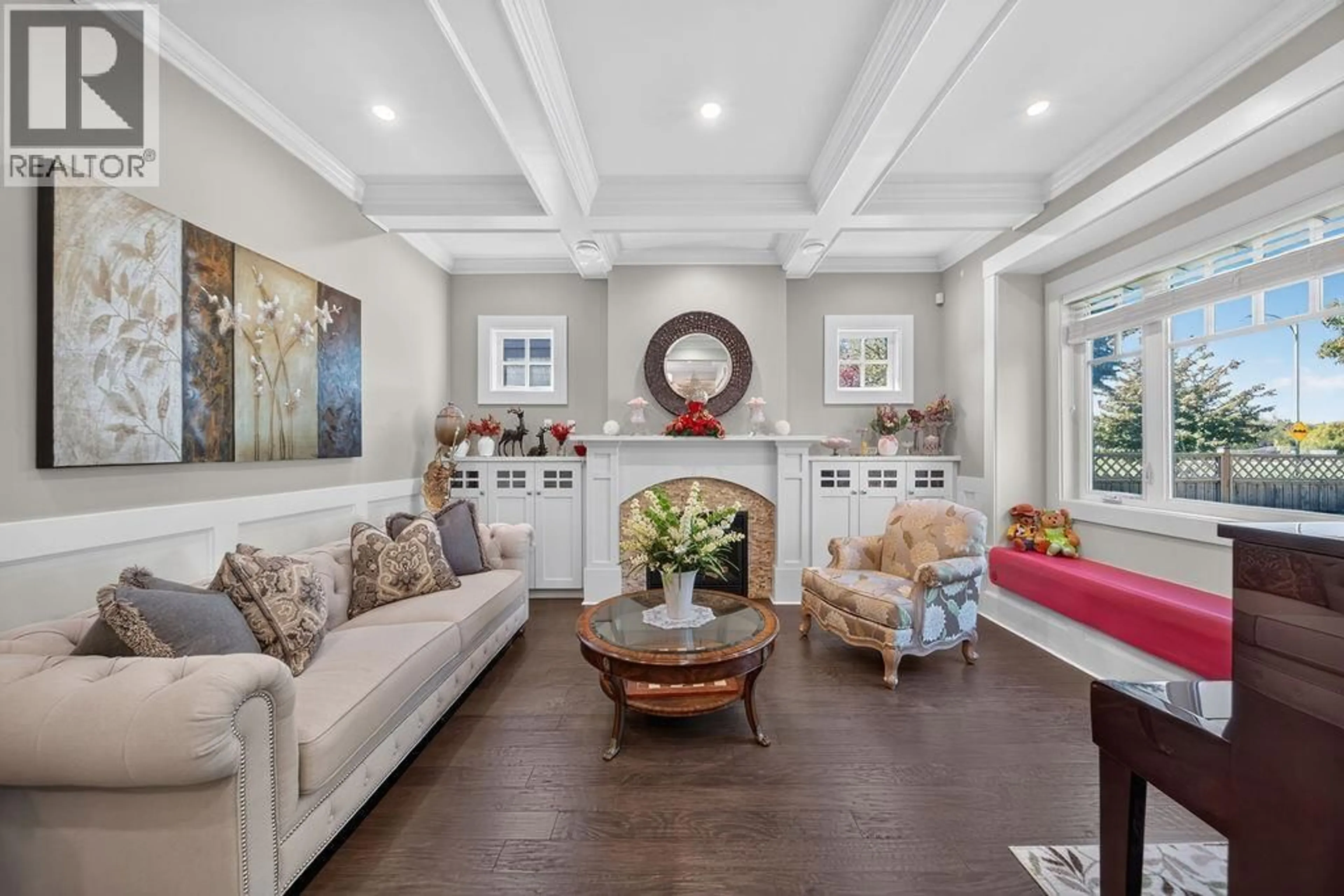 Living room with furniture, unknown for 2398 OLIVER CRESCENT, Vancouver British Columbia V6L1S7