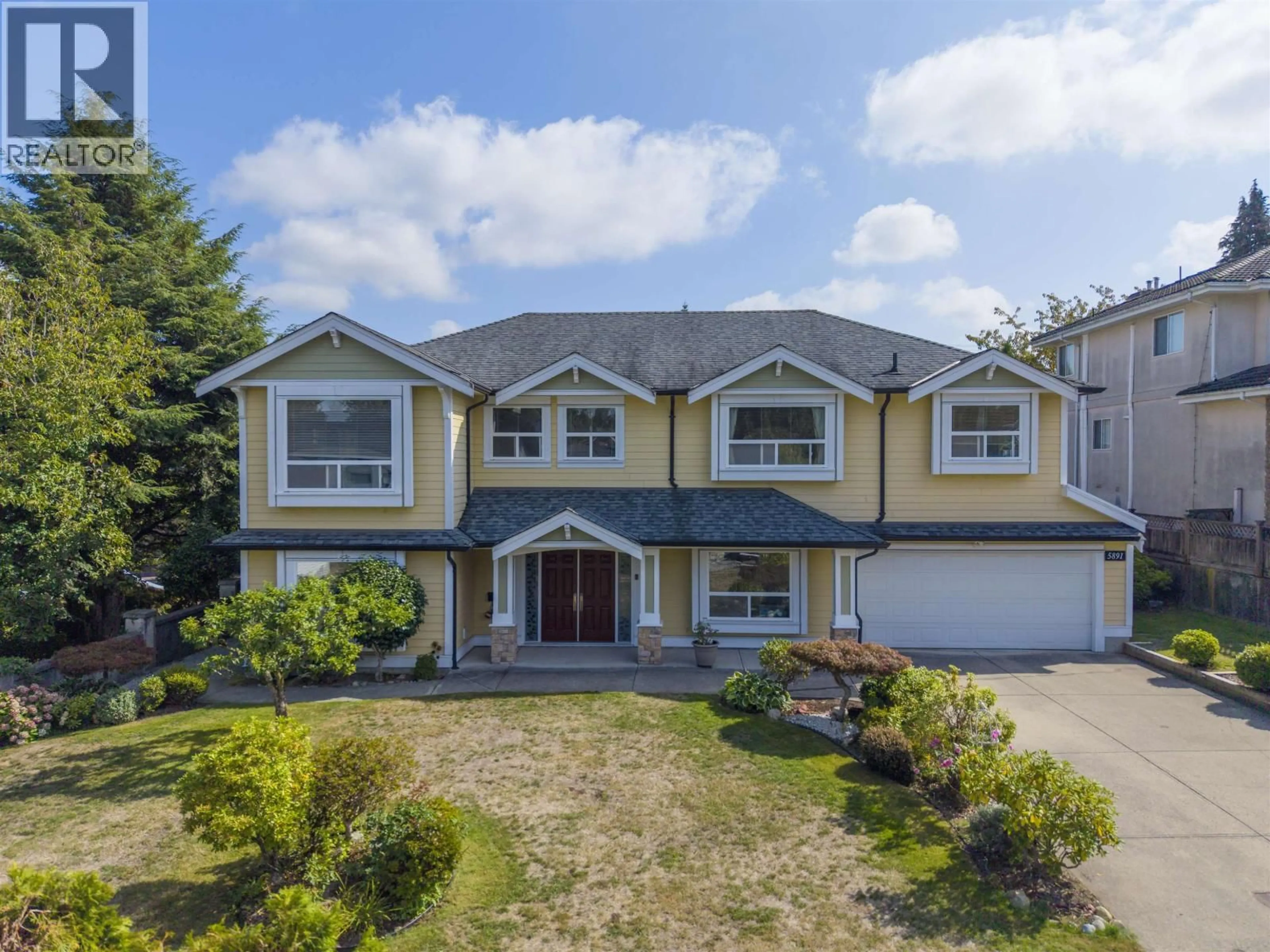 A pic from outside/outdoor area/front of a property/back of a property/a pic from drone, street for 5891 DICKENS PLACE, Burnaby British Columbia V5H1W4