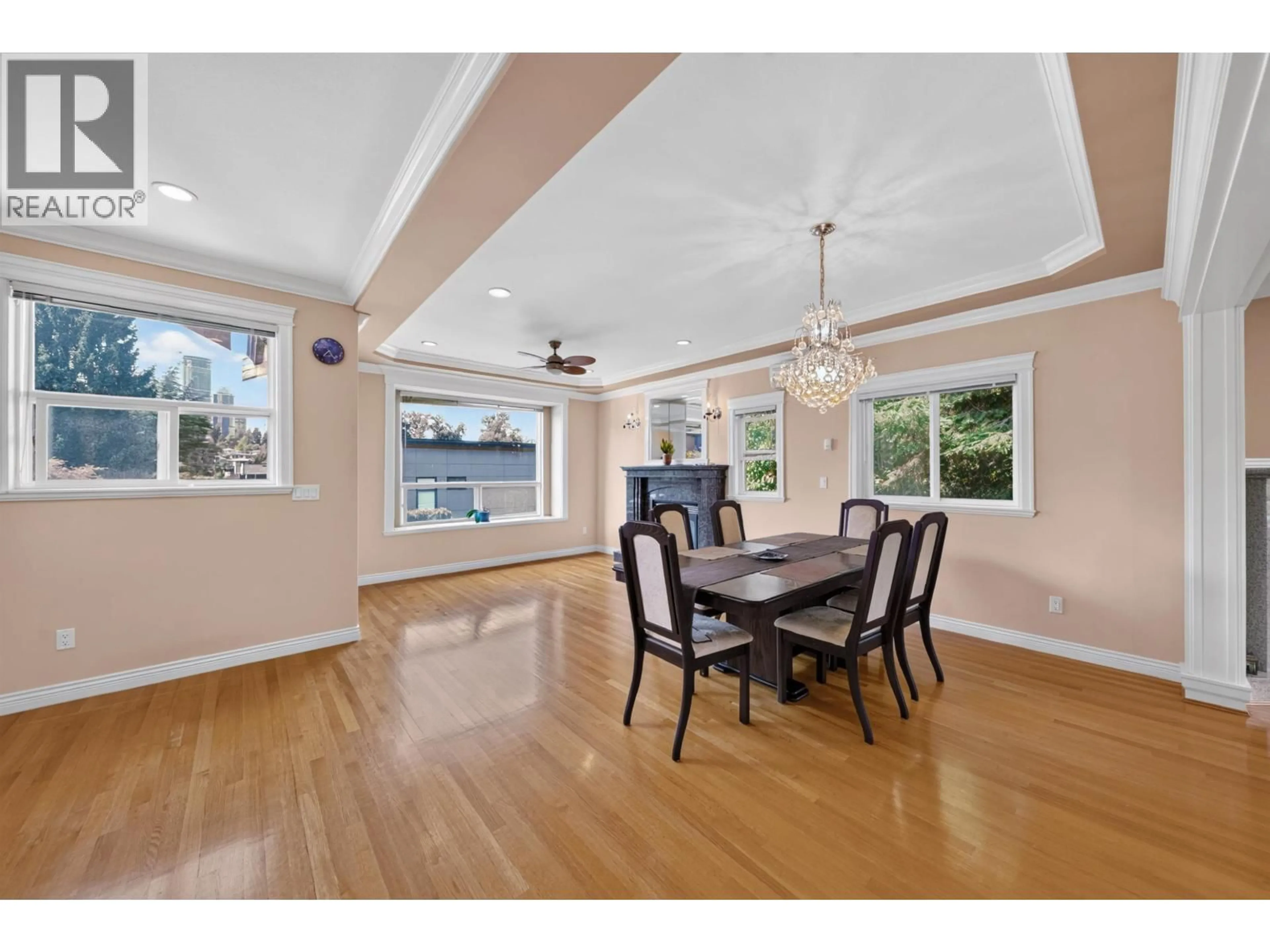 Dining room, wood/laminate floor for 5891 DICKENS PLACE, Burnaby British Columbia V5H1W4