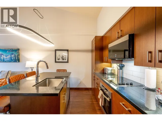 414A - 2020 LONDON LANE, Whistler 5
