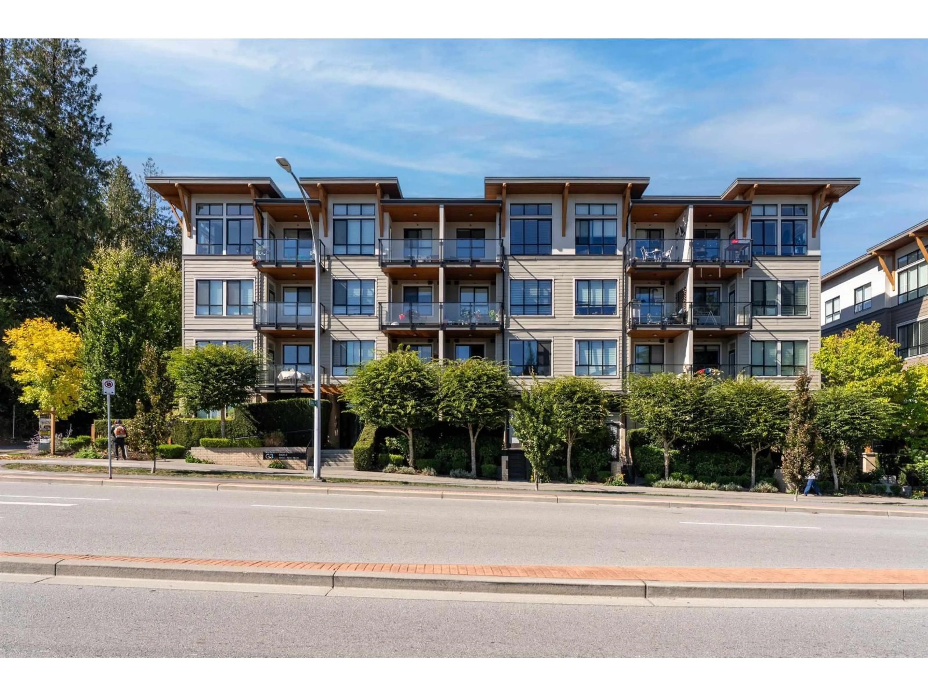 Blurry image for 401 - 10455 154 STREET, Surrey British Columbia V3R0C5