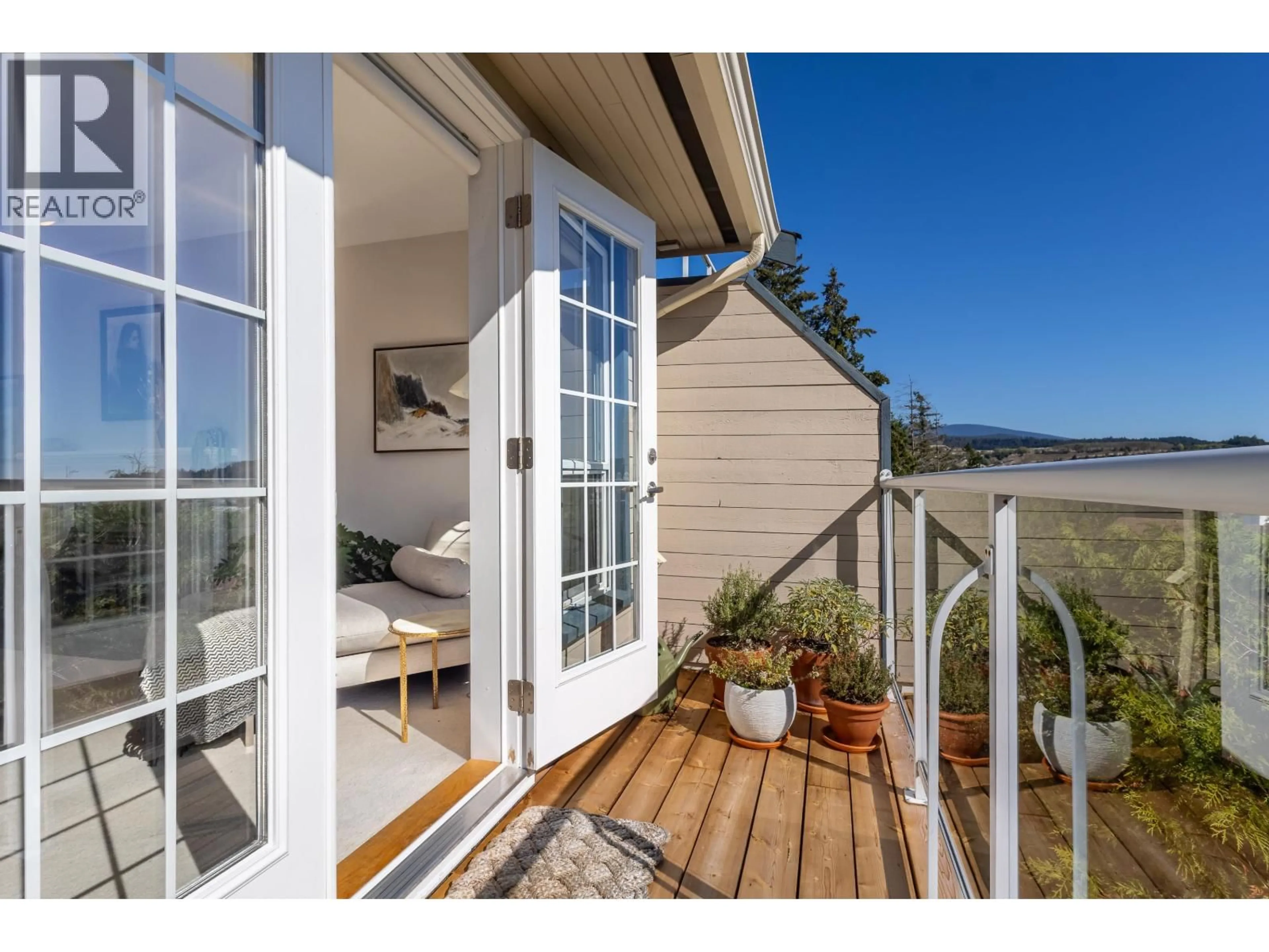 Indoor entryway for 8 - 5768 MARINE WAY, Sechelt British Columbia V7Z0K4