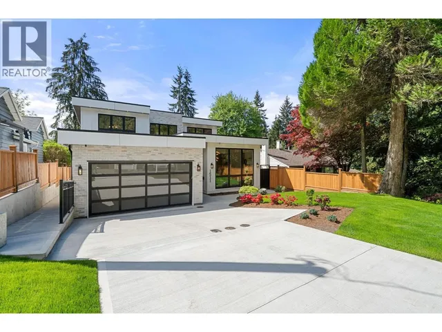 1511 BURRILL AVENUE, North Vancouver 4