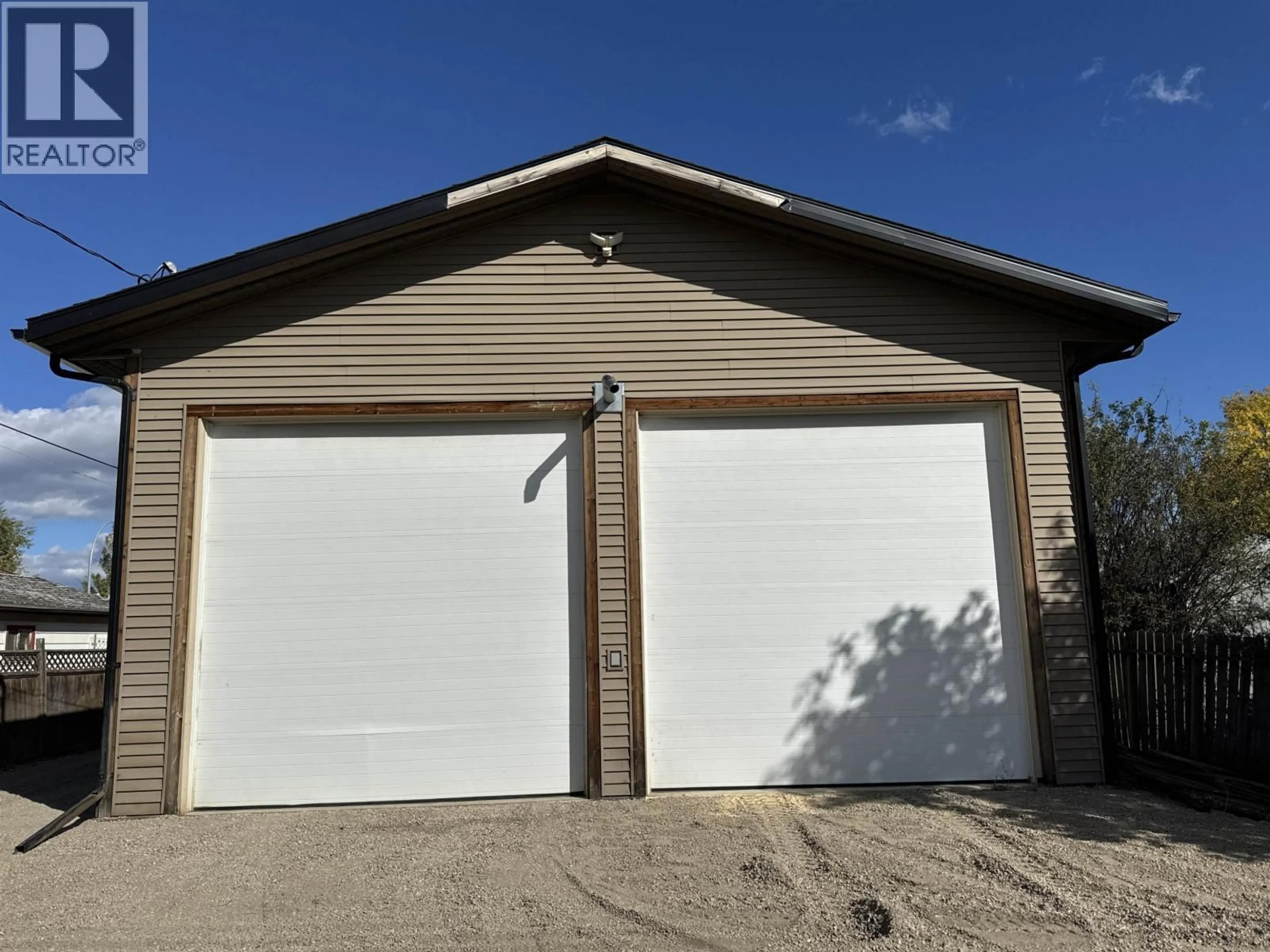 Indoor garage for 10864 101 STREET, Taylor British Columbia V0C2K0