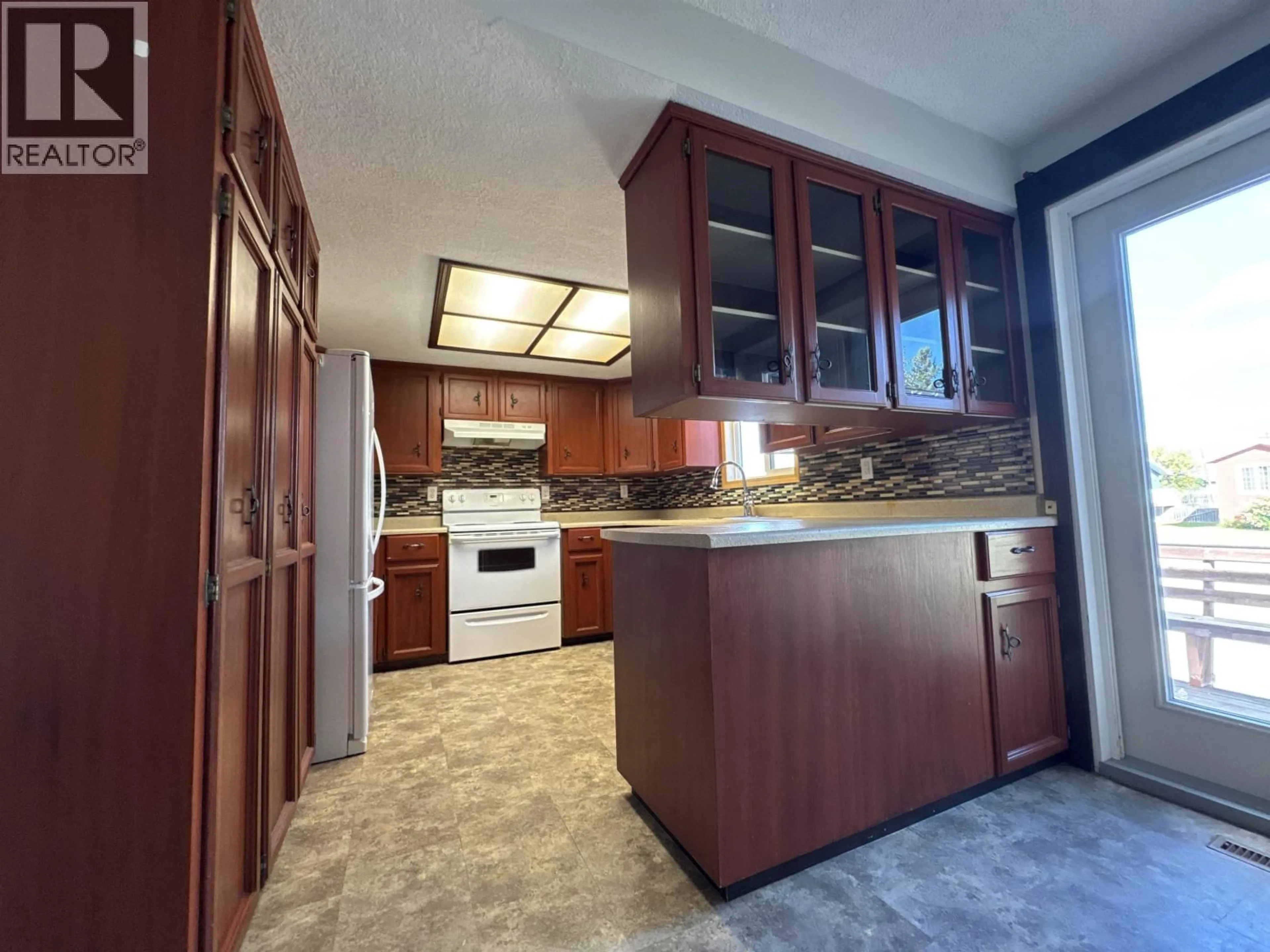Standard kitchen, ceramic/tile floor for 10864 101 STREET, Taylor British Columbia V0C2K0