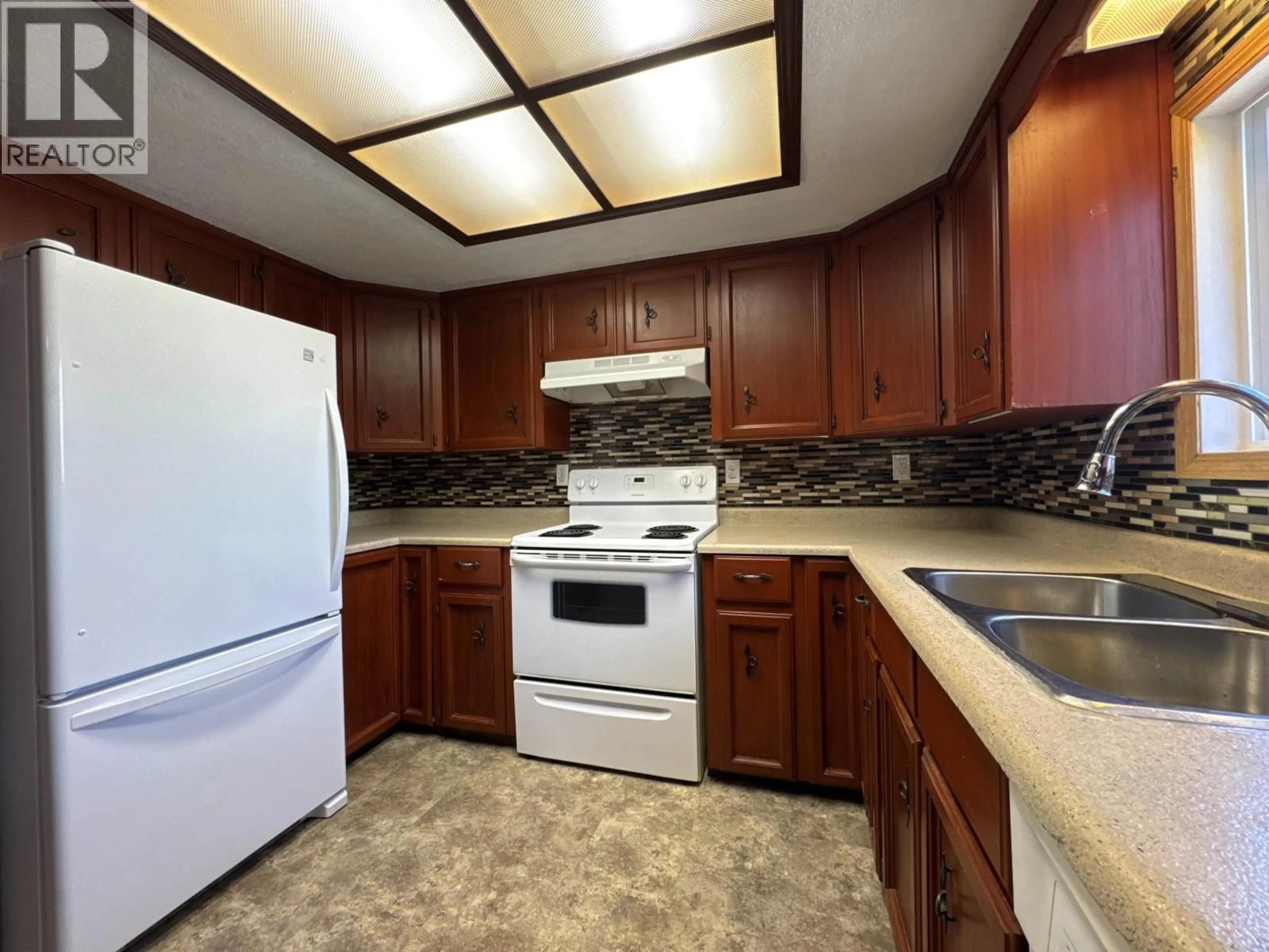 Standard kitchen, unknown for 10864 101 STREET, Taylor British Columbia V0C2K0