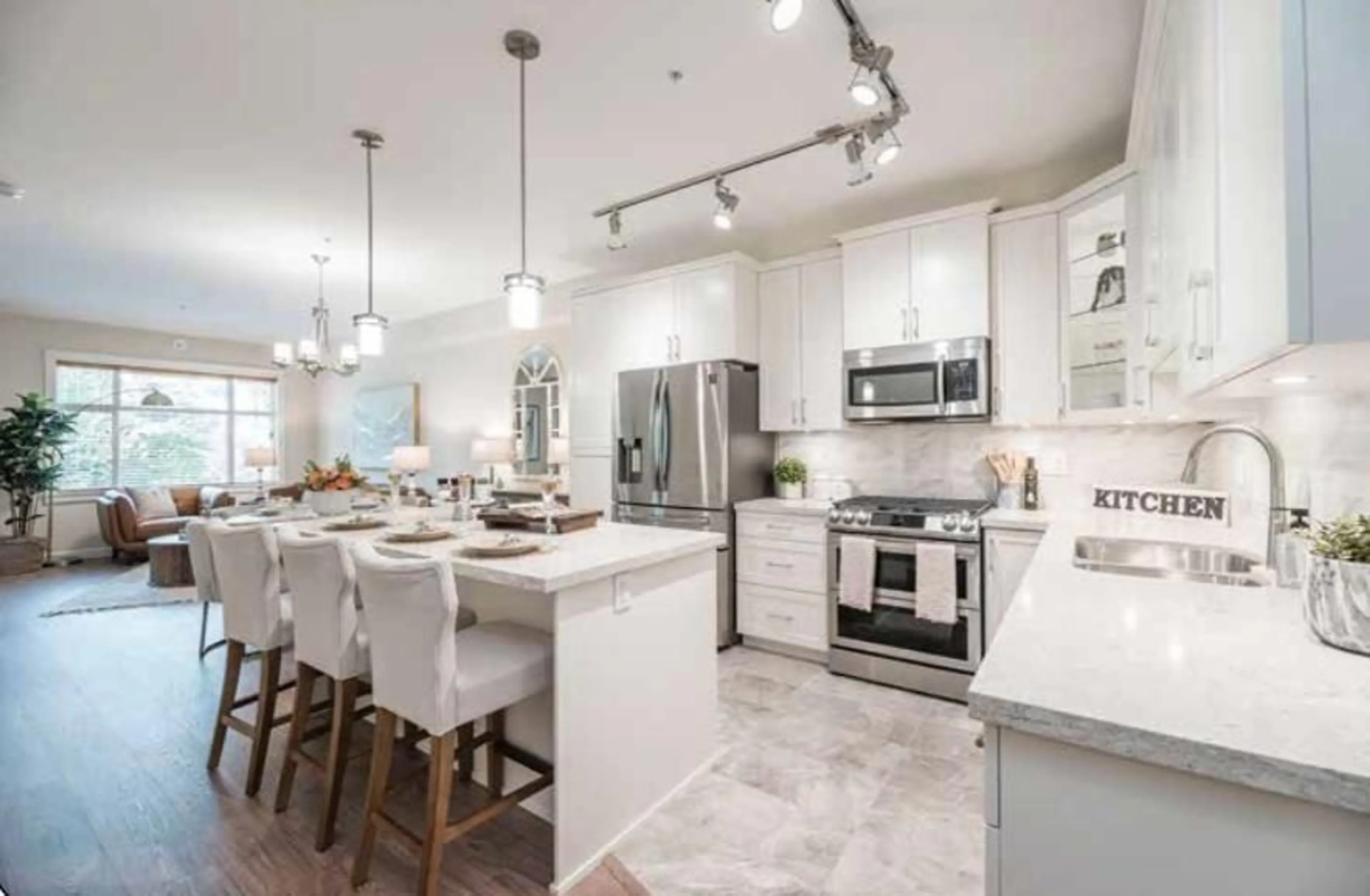 Open concept kitchen, ceramic/tile floor for 508 - 11058 132 STREET, Surrey British Columbia V3T3W9
