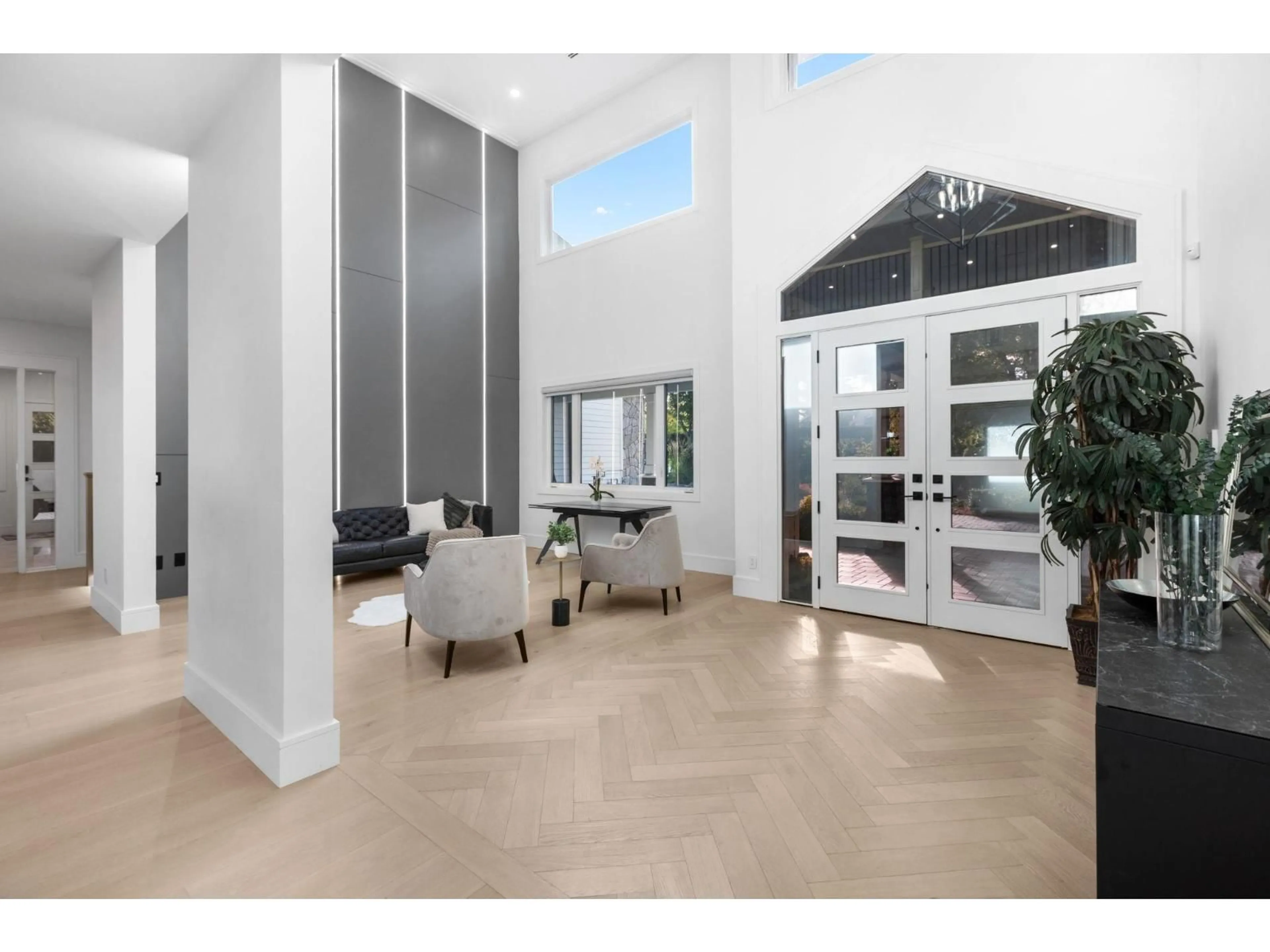 Indoor foyer for 2610 171 STREET, Surrey British Columbia V3Z0B3