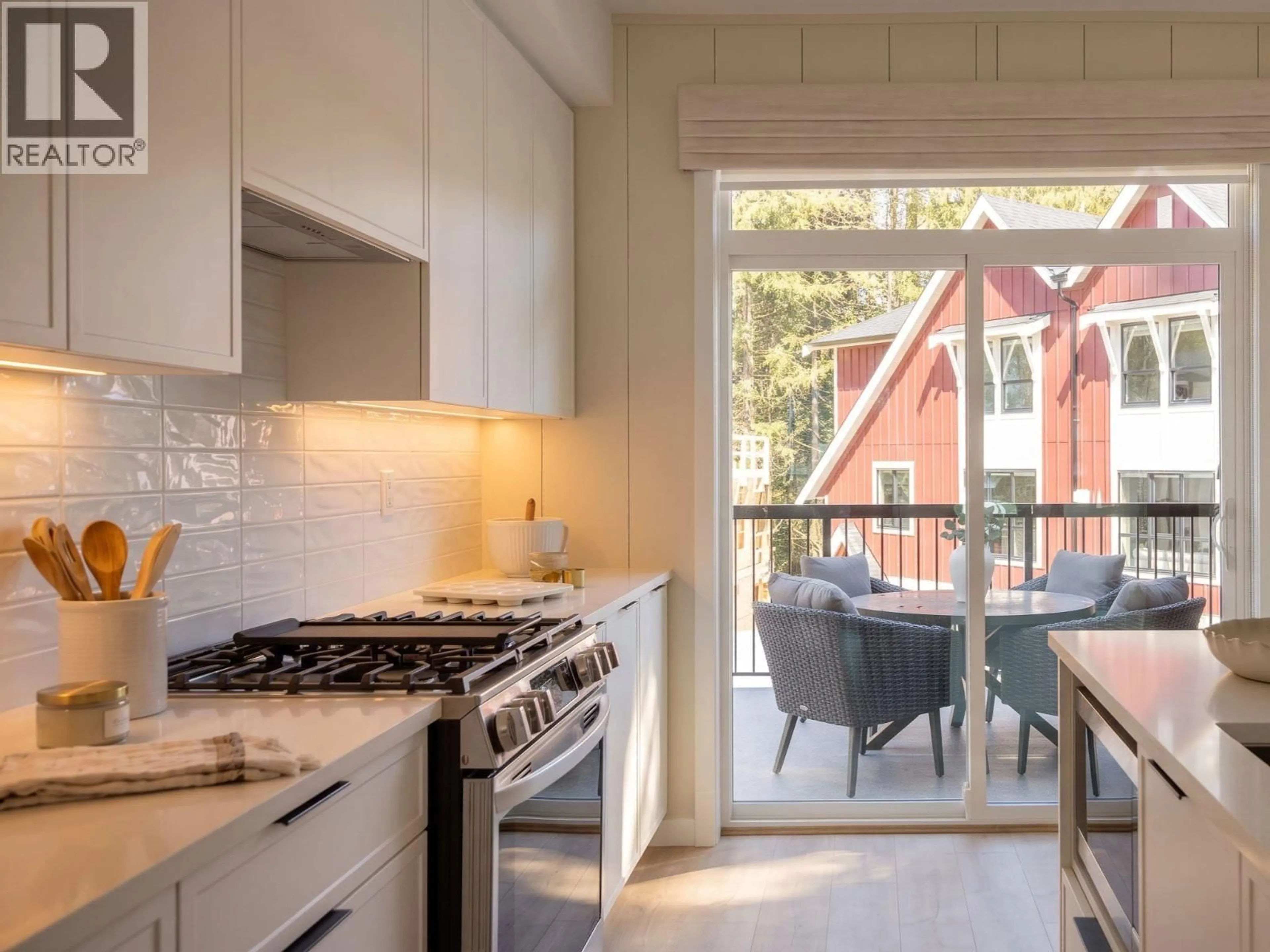 Open concept kitchen, ceramic/tile floor for 30 - 24951 112 AVENUE, Maple Ridge British Columbia V0V0V0