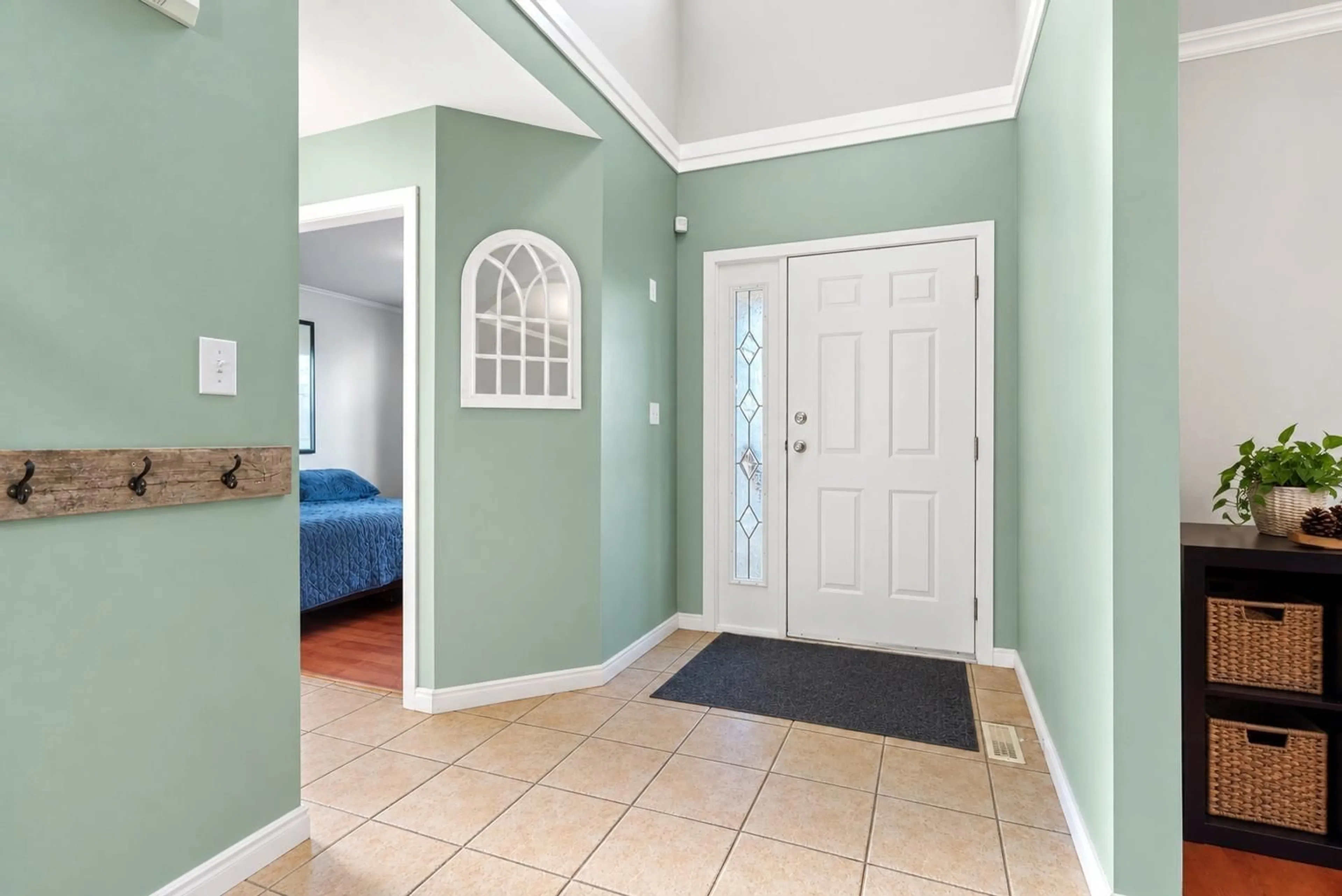 Indoor entryway for 46434 LEAR DRIVE, Chilliwack British Columbia V2R5P6