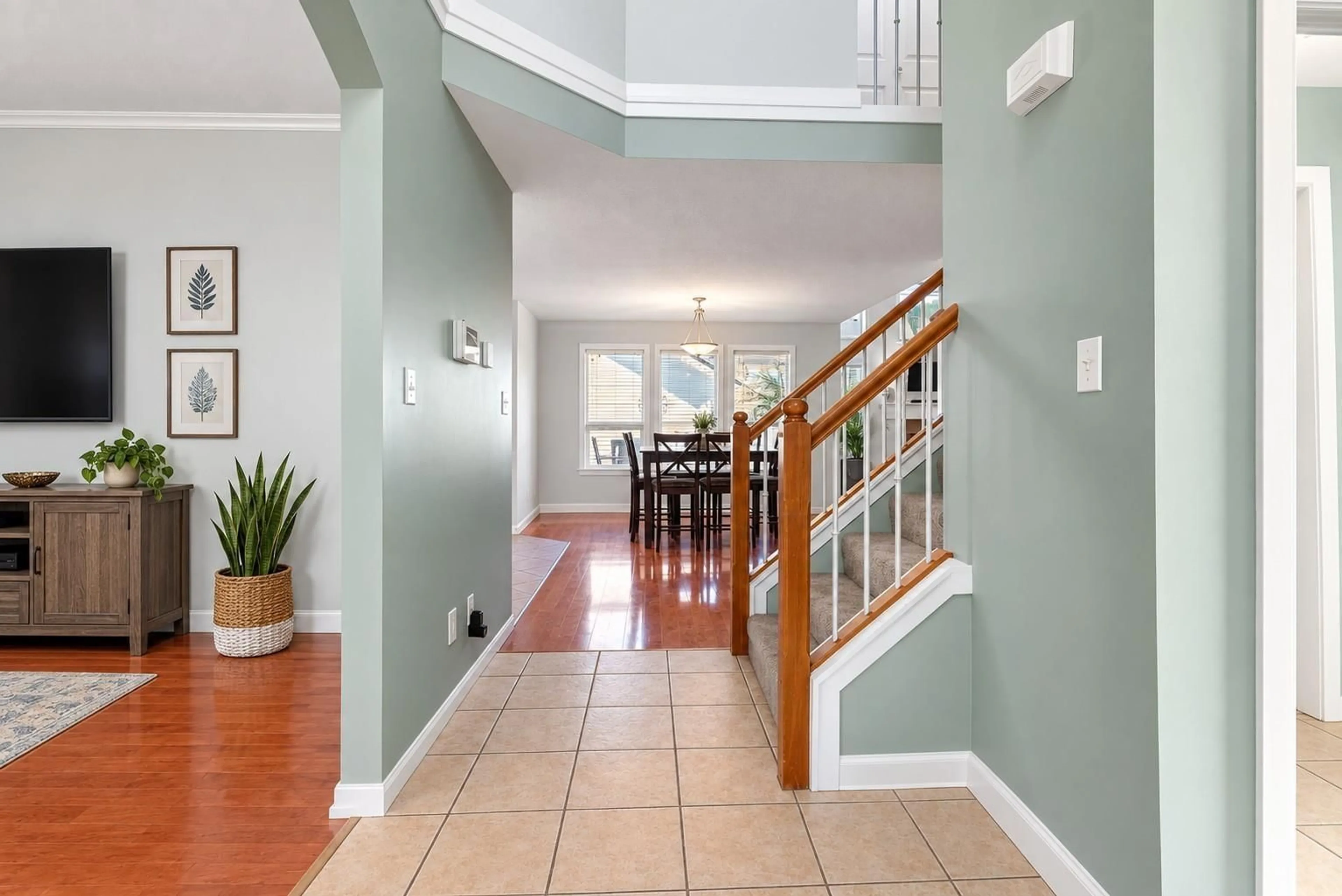 Indoor entryway for 46434 LEAR DRIVE, Chilliwack British Columbia V2R5P6