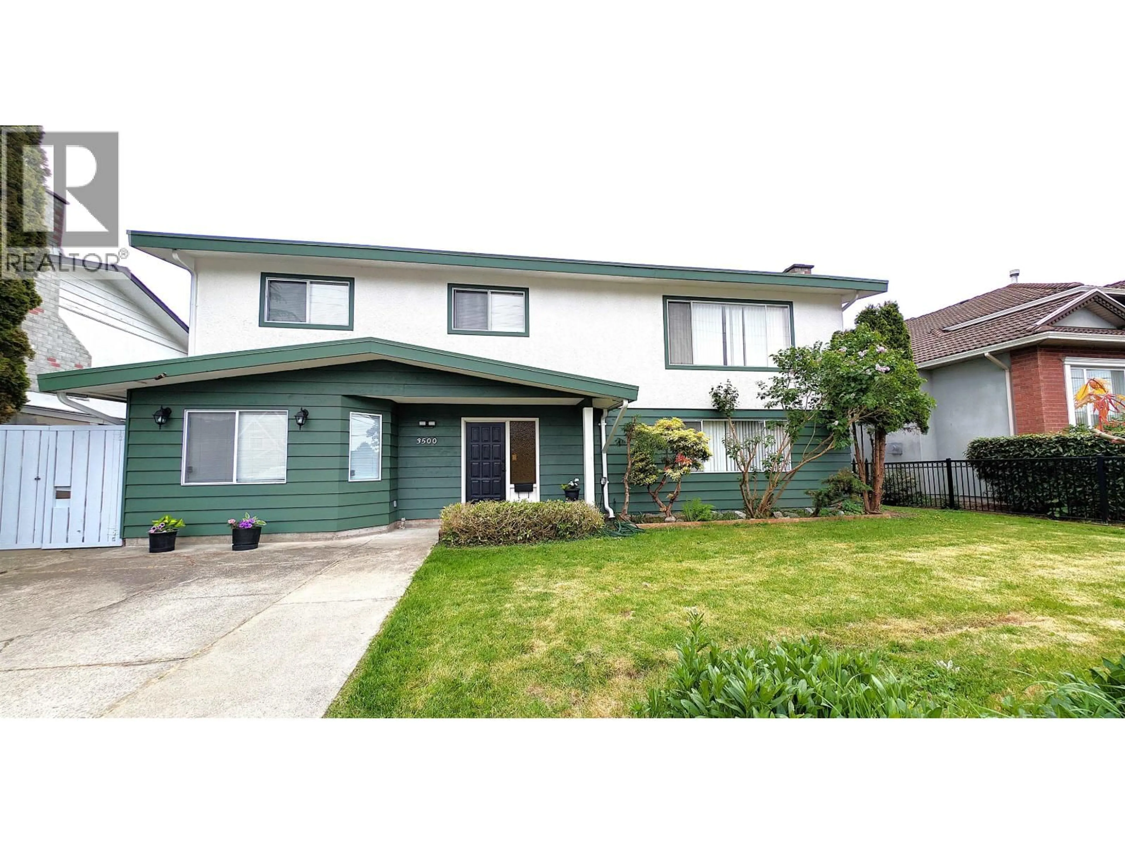 Home with vinyl exterior material, street for 3500 WILLIAMS ROAD, Richmond British Columbia V7E1J2