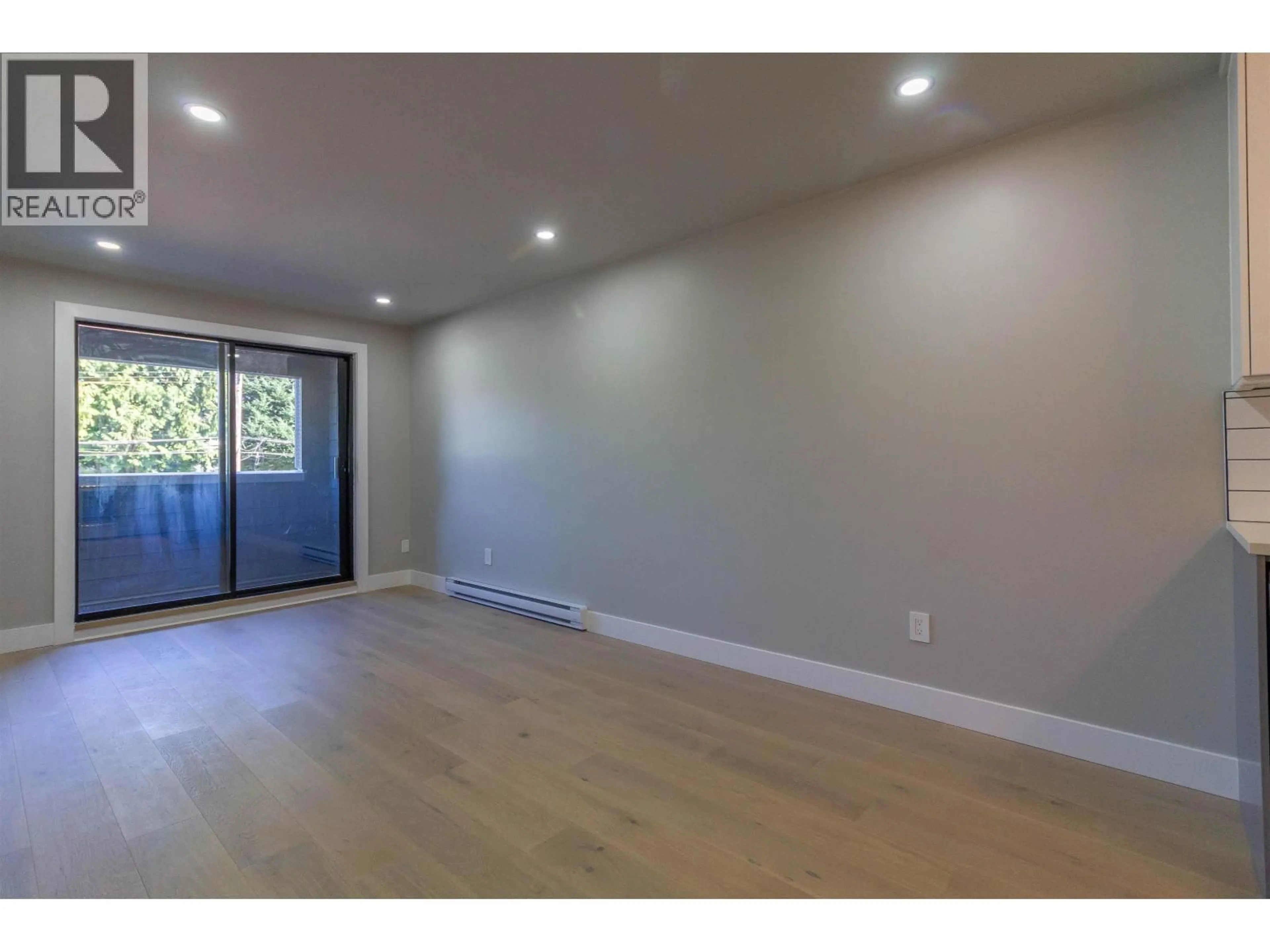 A pic of a room for 201 - 1948 COQUITLAM AVENUE, Port Coquitlam British Columbia V3B1J3