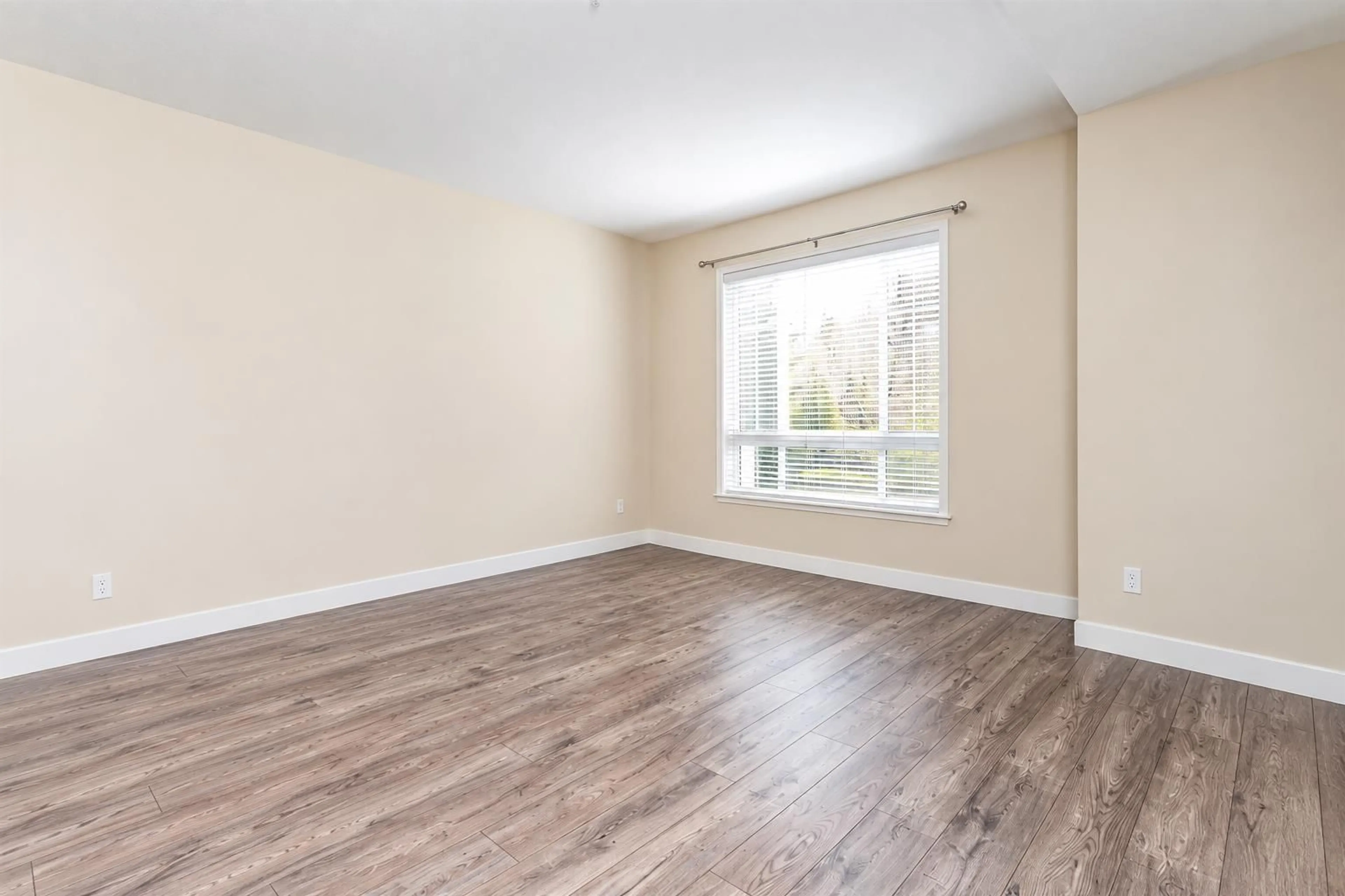 A pic of a room for 54 - 21867 50 AVENUE, Langley British Columbia V3A3T2