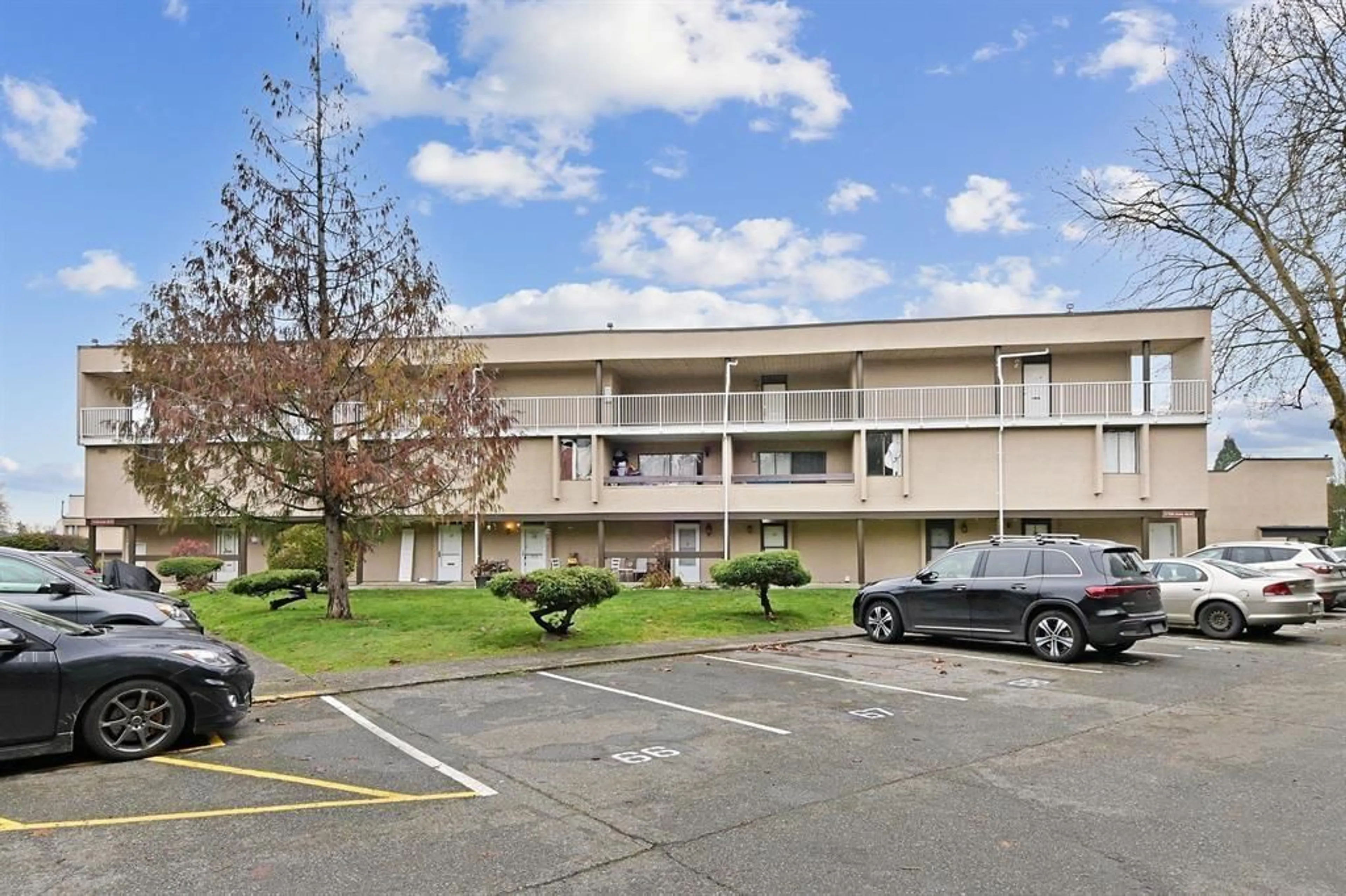 Patio, unknown for 55 - 17708 60 AVENUE, Surrey British Columbia V3S1V2
