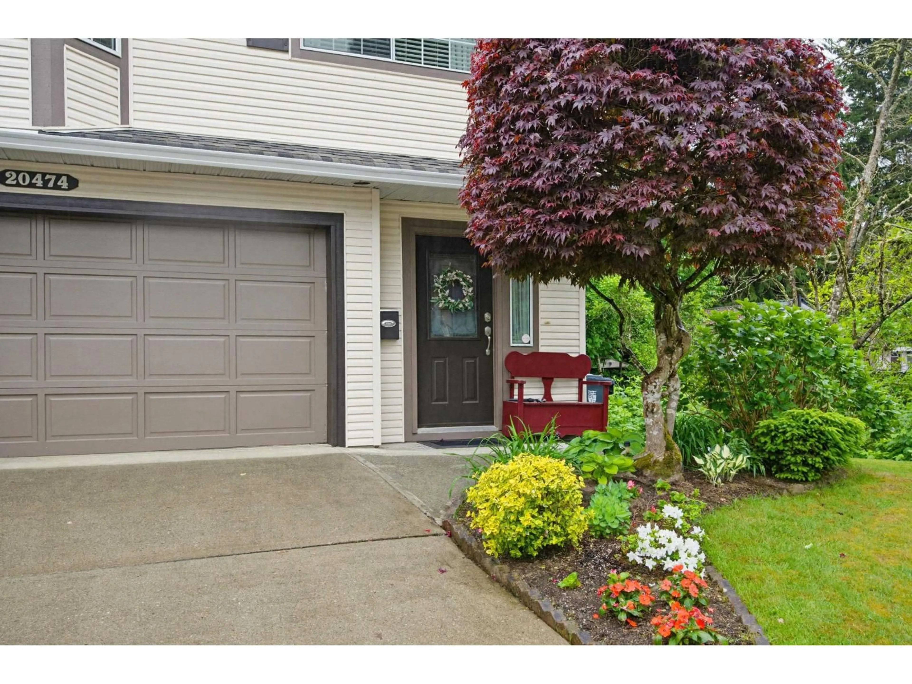Indoor entryway for 20474 43A AVENUE, Langley British Columbia V3A3C8