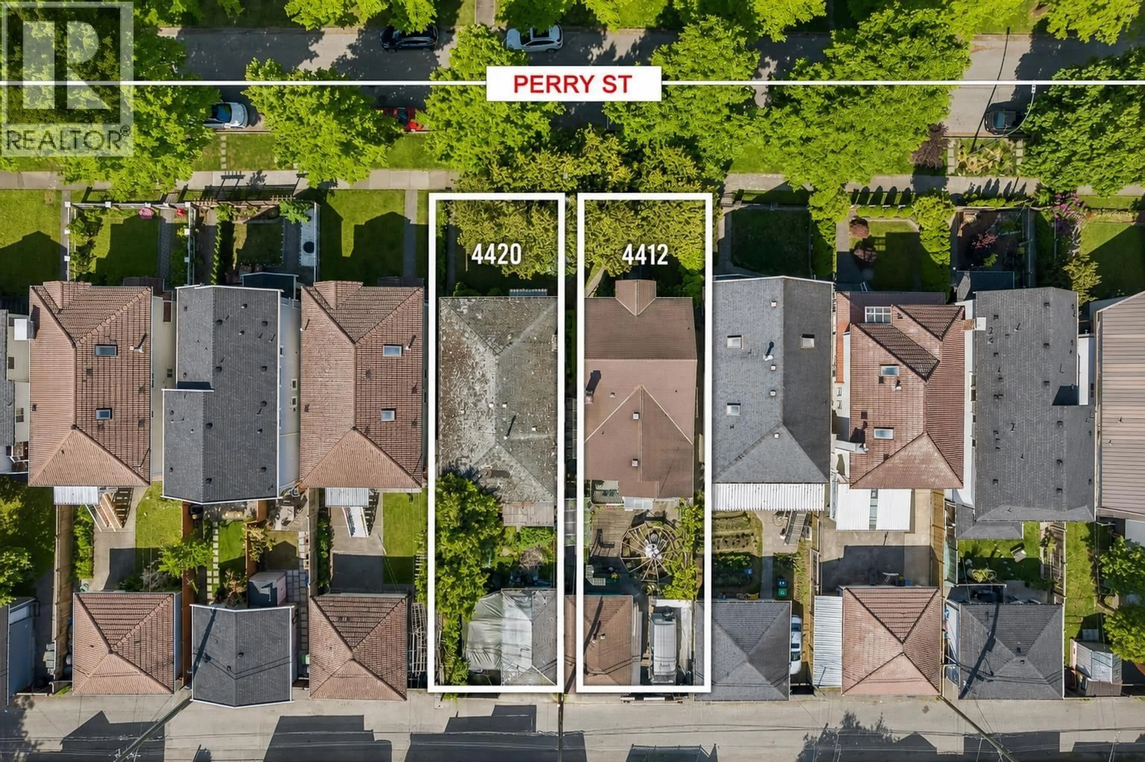 A pic from outside/outdoor area/front of a property/back of a property/a pic from drone, street for 4420 PERRY STREET, Vancouver British Columbia V5N3X5