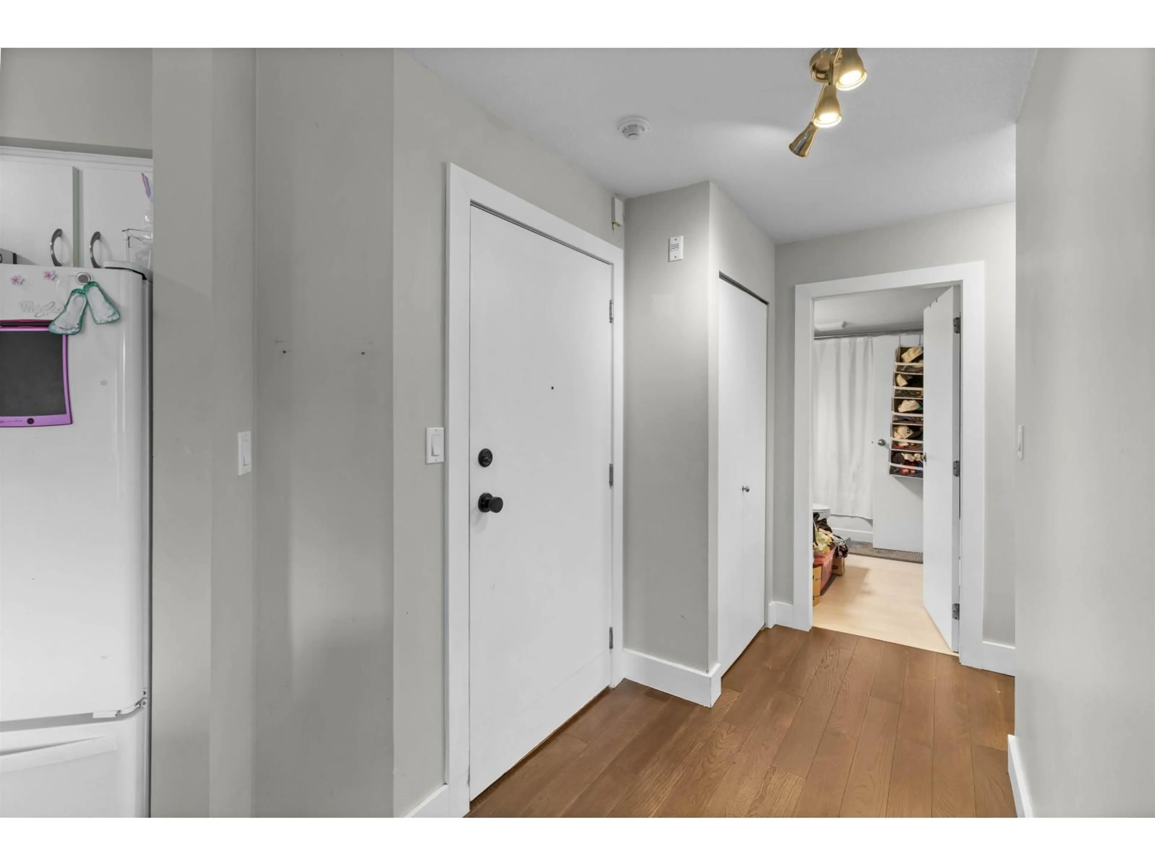 Indoor entryway for 205 - 1755 SALTON ROAD, Abbotsford British Columbia V2S7C5