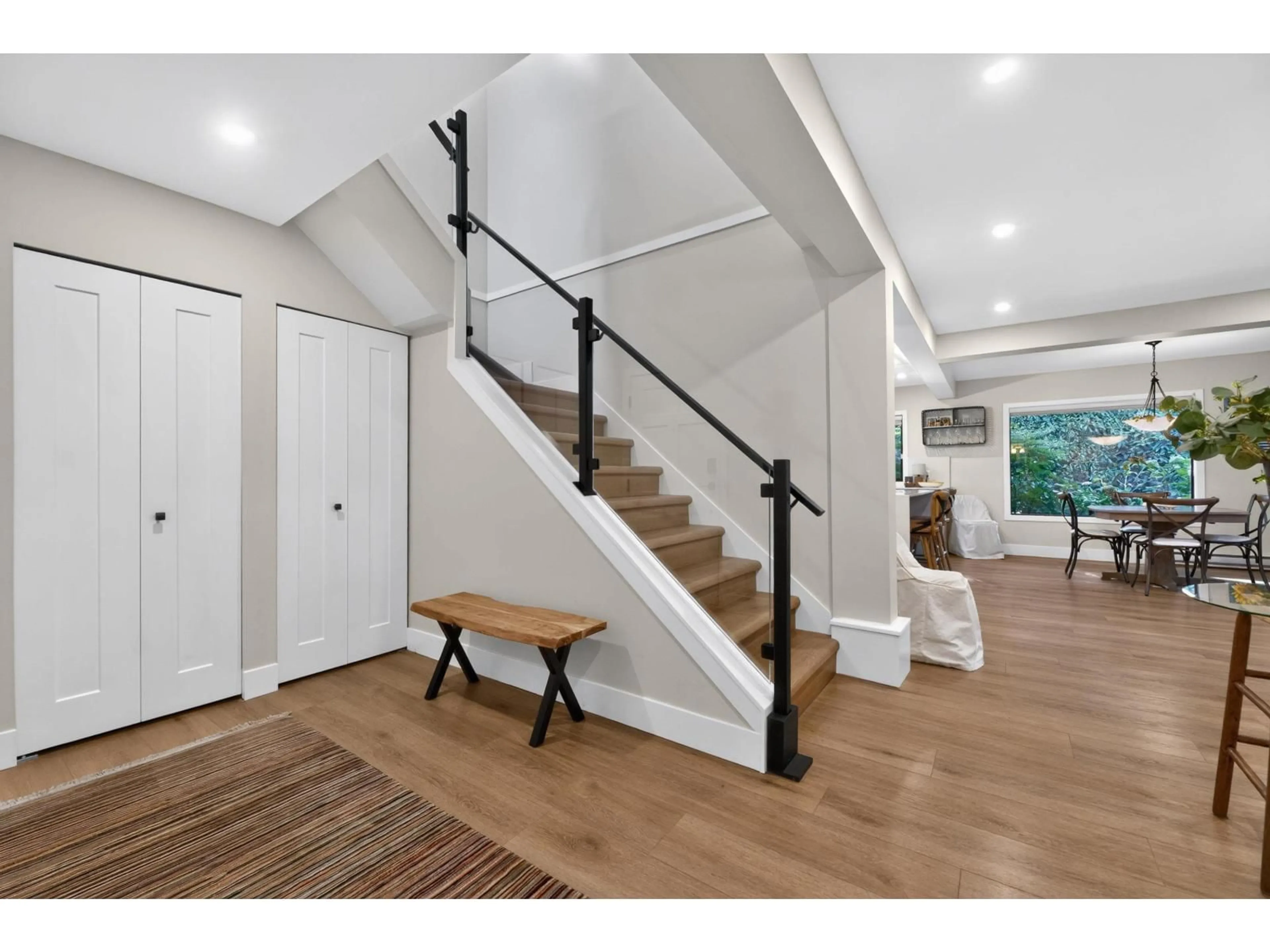 Indoor entryway for 3626 NICO WYND DRIVE, Surrey British Columbia V4P1J3