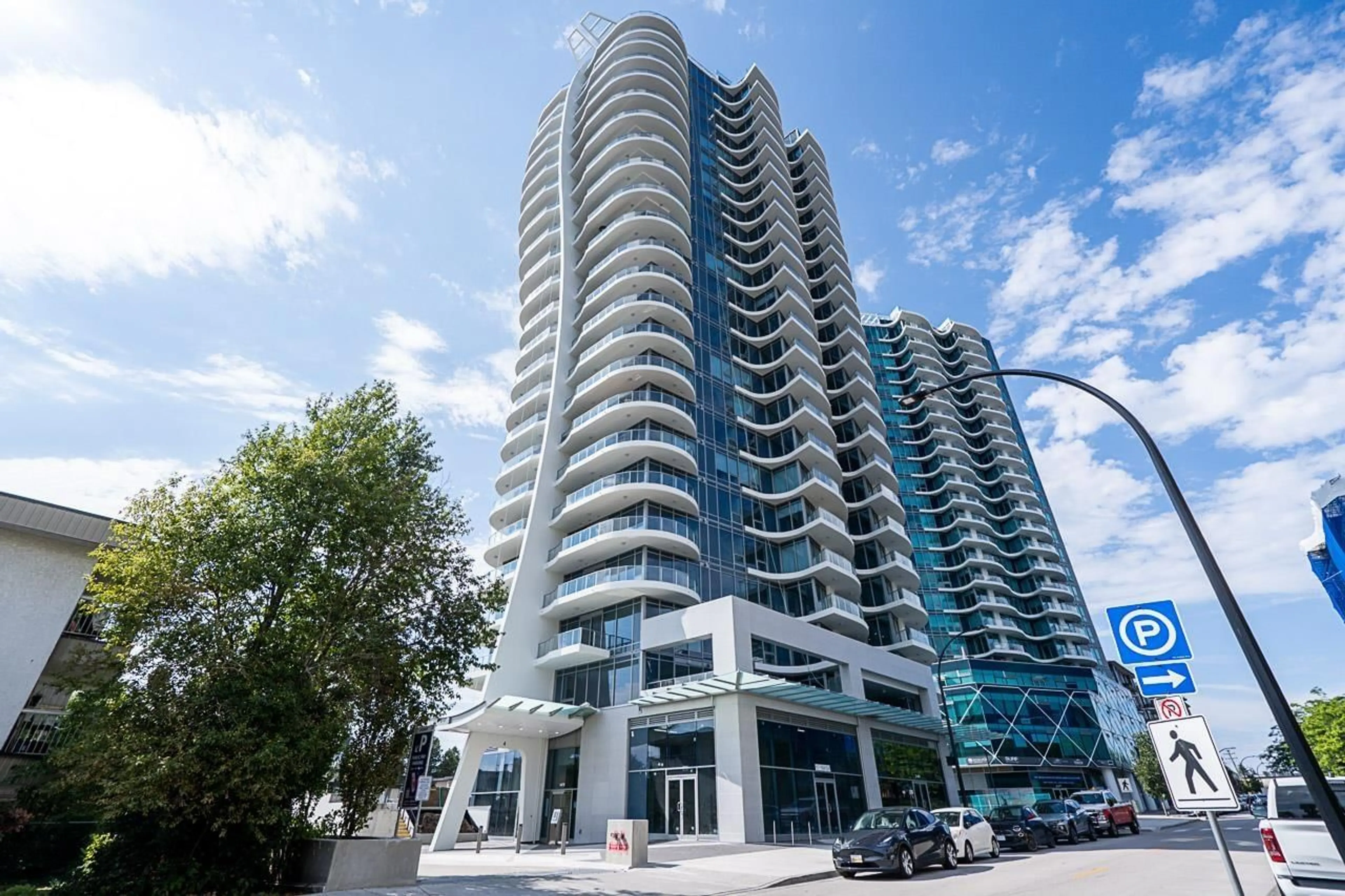 Indoor foyer for 202 - 1475 FOSTER STREET, Surrey British Columbia V4B0C9