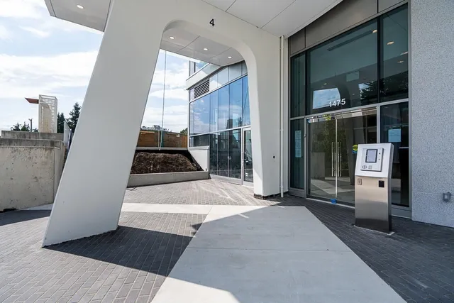 202 - 1475 FOSTER STREET, Surrey 3