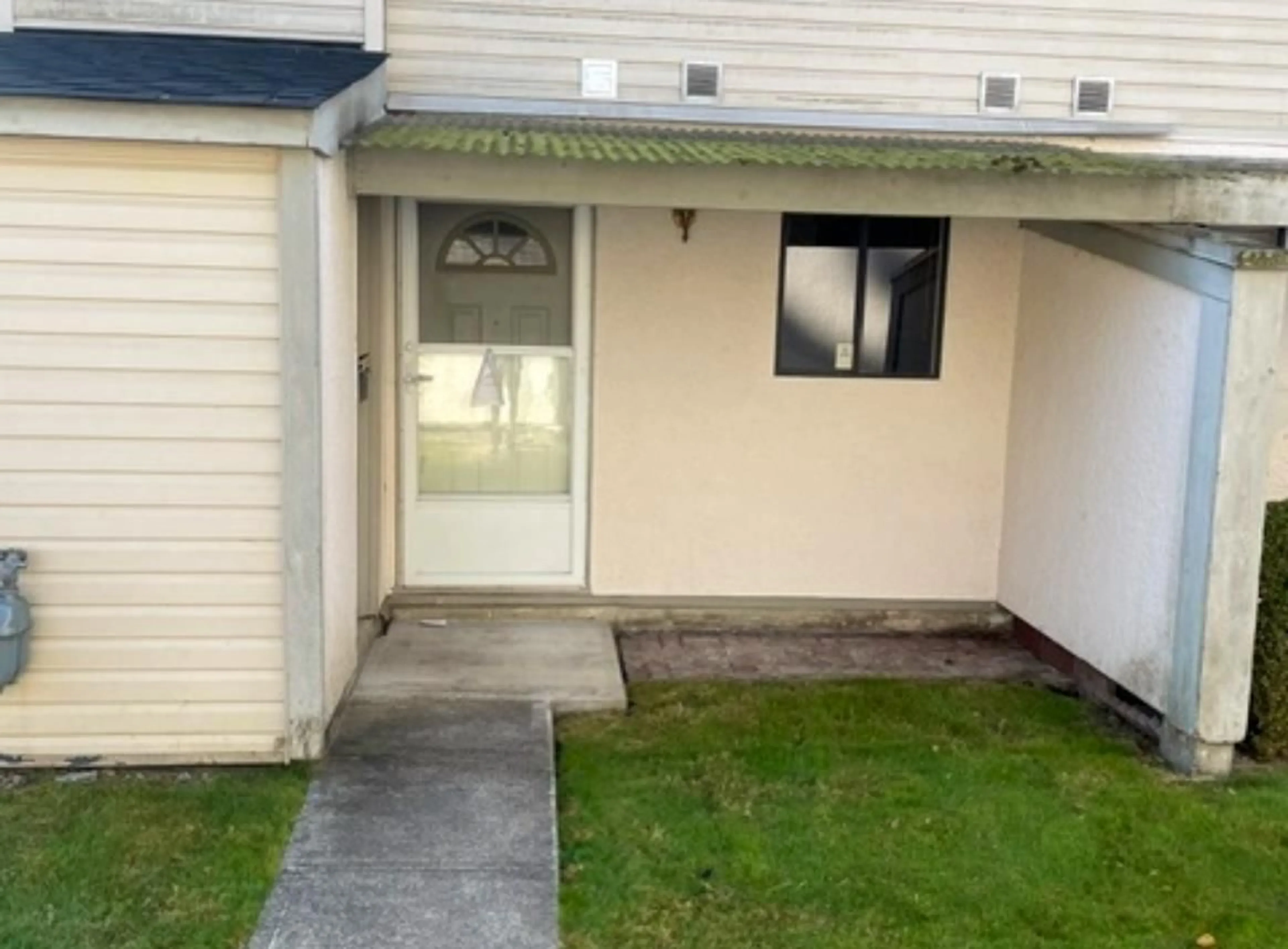 A pic from outside/outdoor area/front of a property/back of a property/a pic from drone, street for 50 - 5181 204 STREET, Langley British Columbia V3A5X1