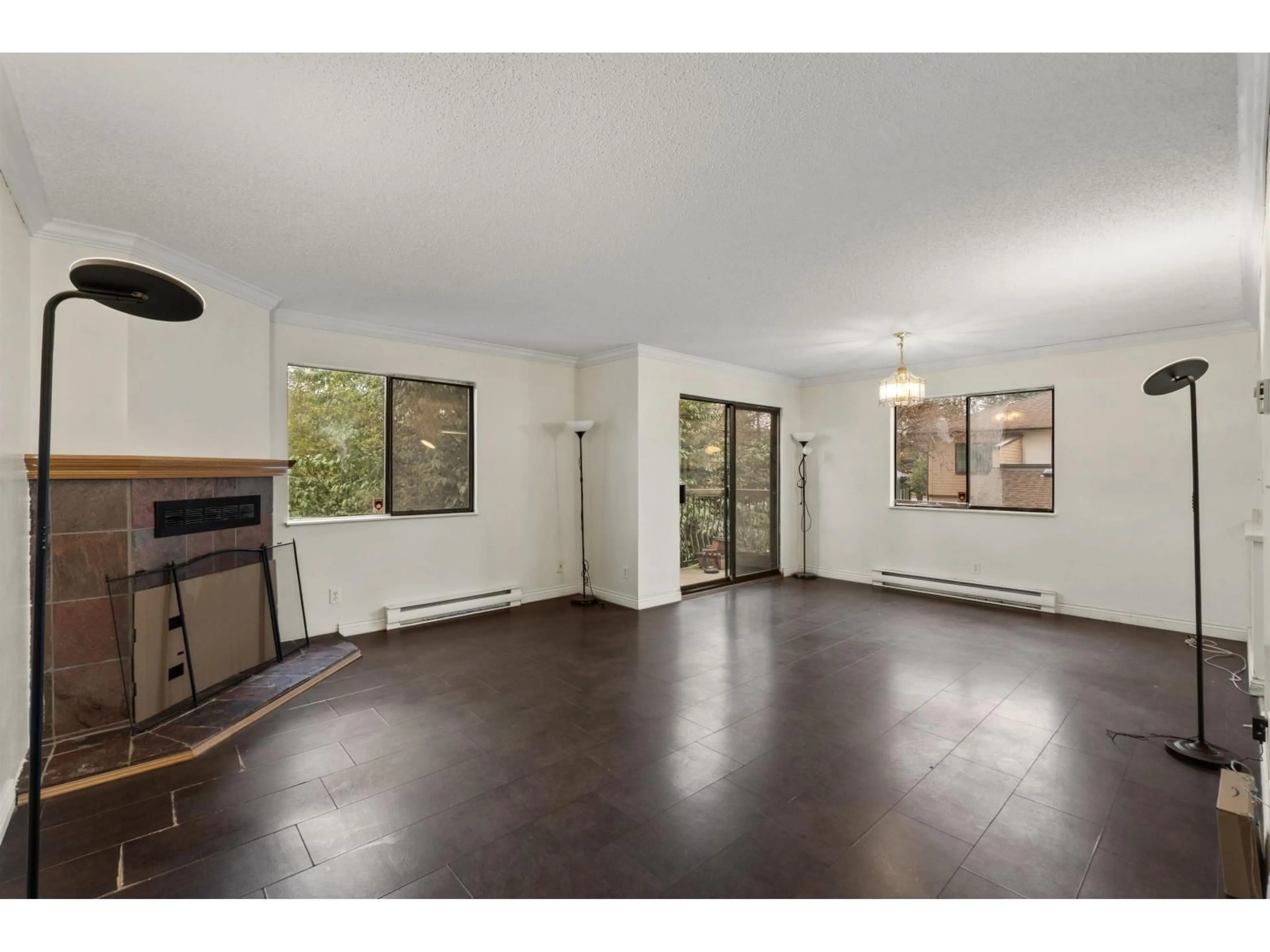 A pic of a room for 204 - 7165 133 STREET, Surrey British Columbia V3W7Z6
